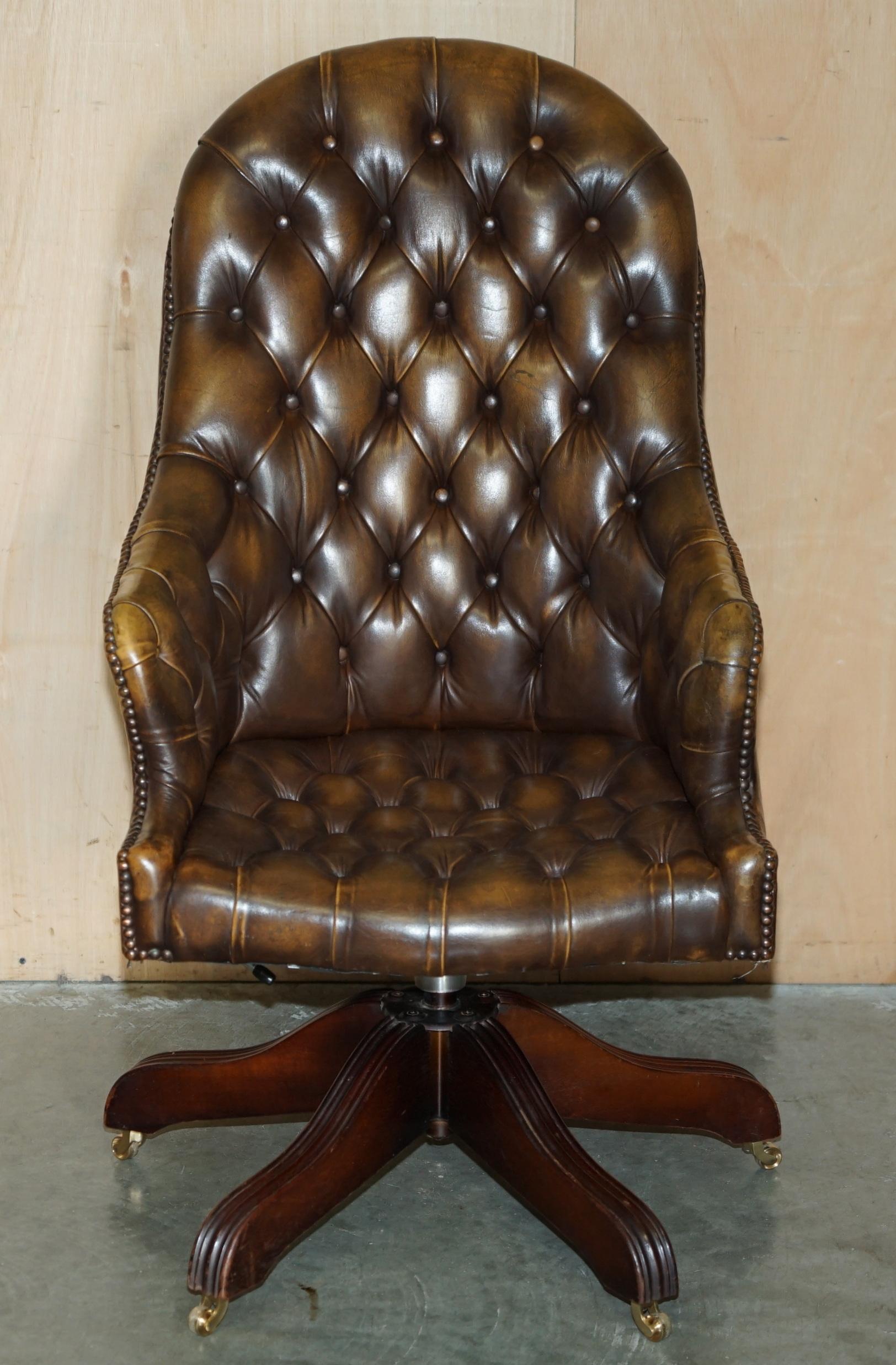 Royal House Antiques

Royal House Antiques is delighted to offer for sale this stunning hand made in England vintage Chesterfield Directors  captains armchair with heritage brown leather and finished with new brass castors 

Please note the delivery