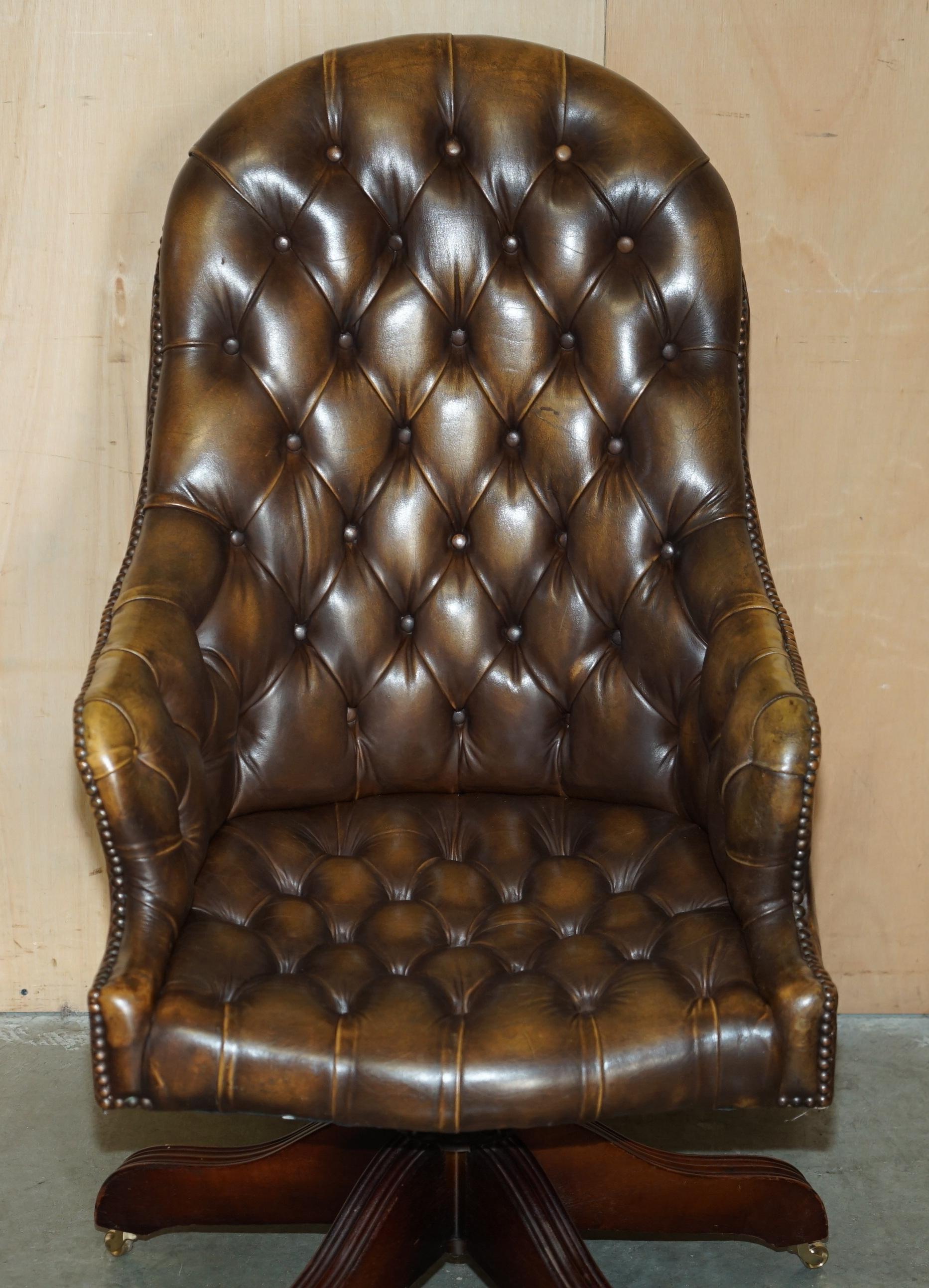 Regency VINTAGE AGED BROWN LEATHER DIRECTOR'S CAPTAiNS OFFICE CHESTERFIELD ARMCHAIR For Sale