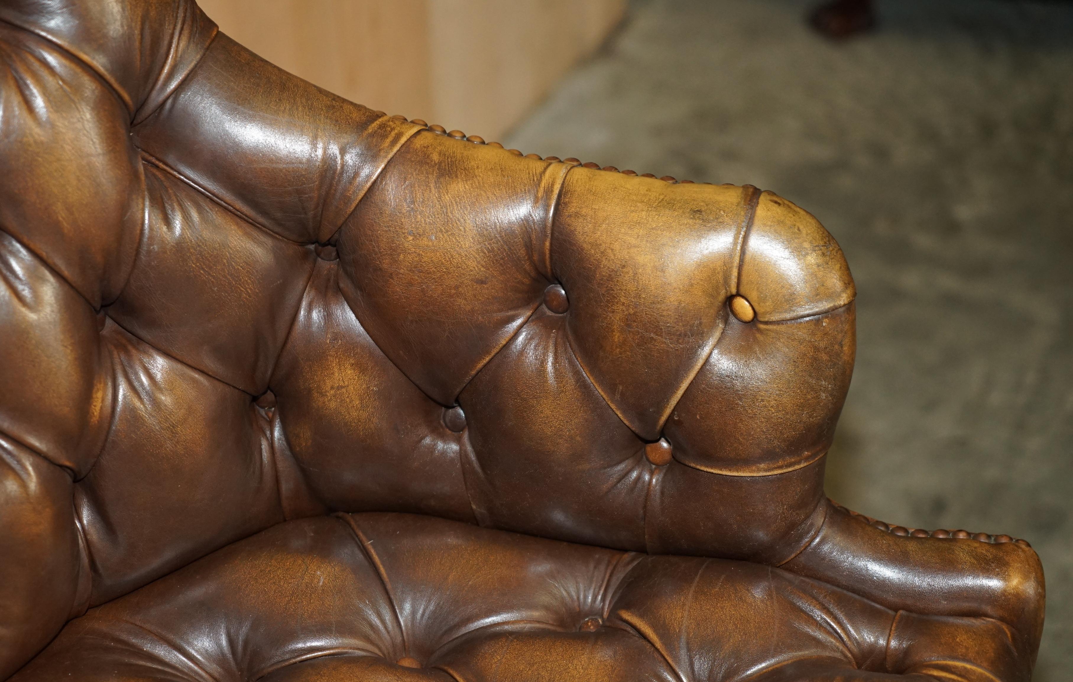 Leather VINTAGE AGED BROWN LEATHER DIRECTOR'S CAPTAiNS OFFICE CHESTERFIELD ARMCHAIR For Sale