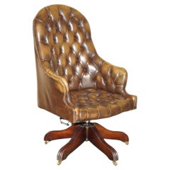 VINTAGE AGED BROWN LEATHER DIRECTOR'S CAPTAiNS OFFICE CHESTERFIELD ARMCHAIR