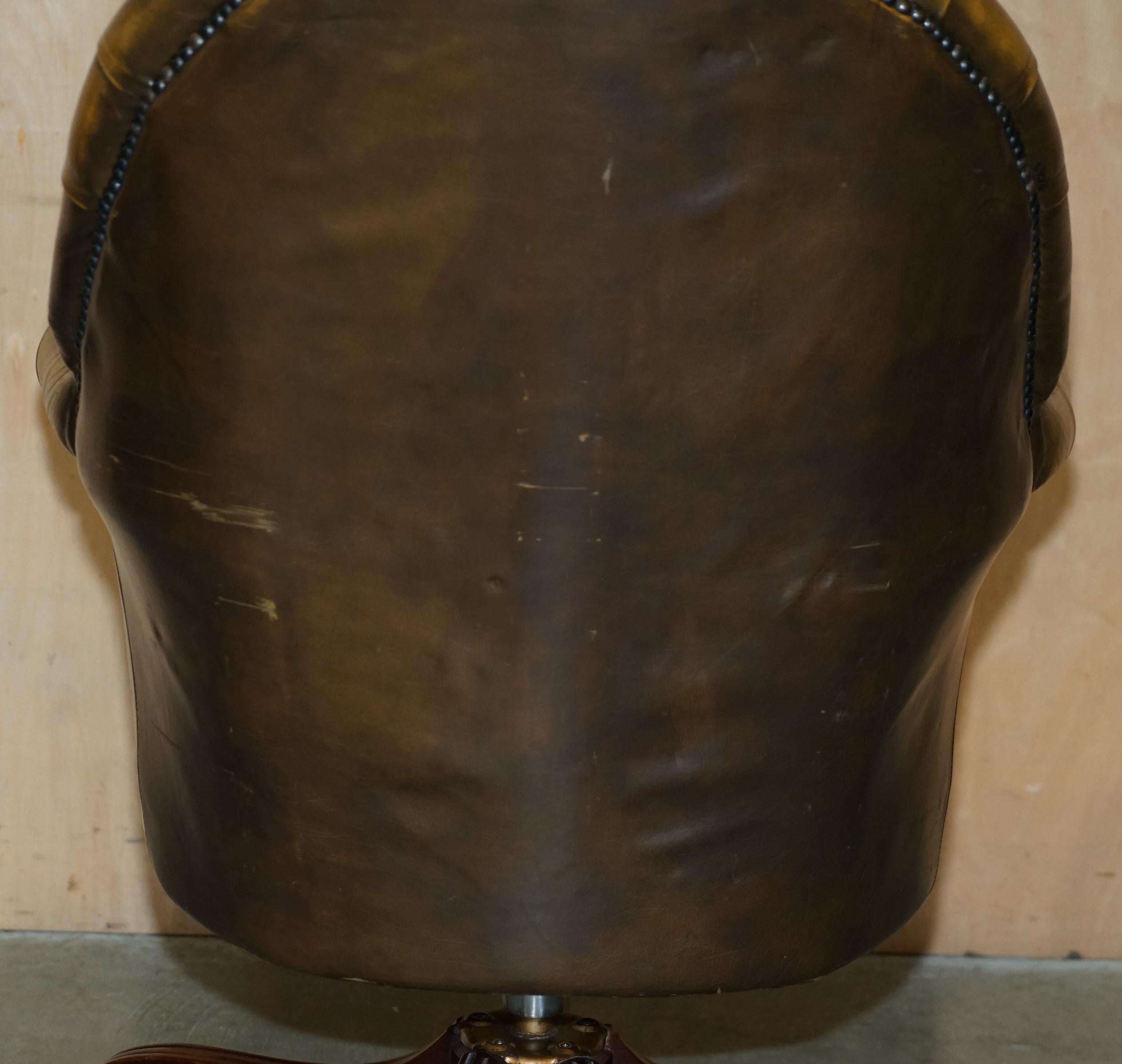 ViNTAGE AGED BROWN LEATHER GODFATHER DIRECTOR'S CAPTAINS CHESTERFIELD ARMCHAIR For Sale 10