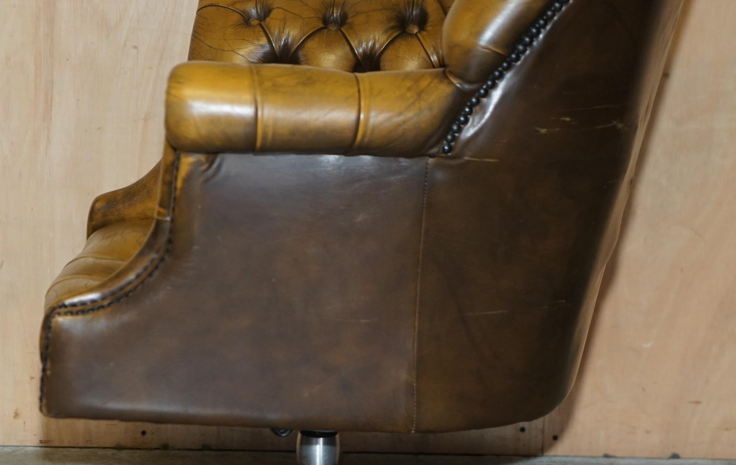 ViNTAGE AGED BROWN LEATHER GODFATHER DIRECTOR'S CAPTAINS CHESTERFIELD ARMCHAIR For Sale 12