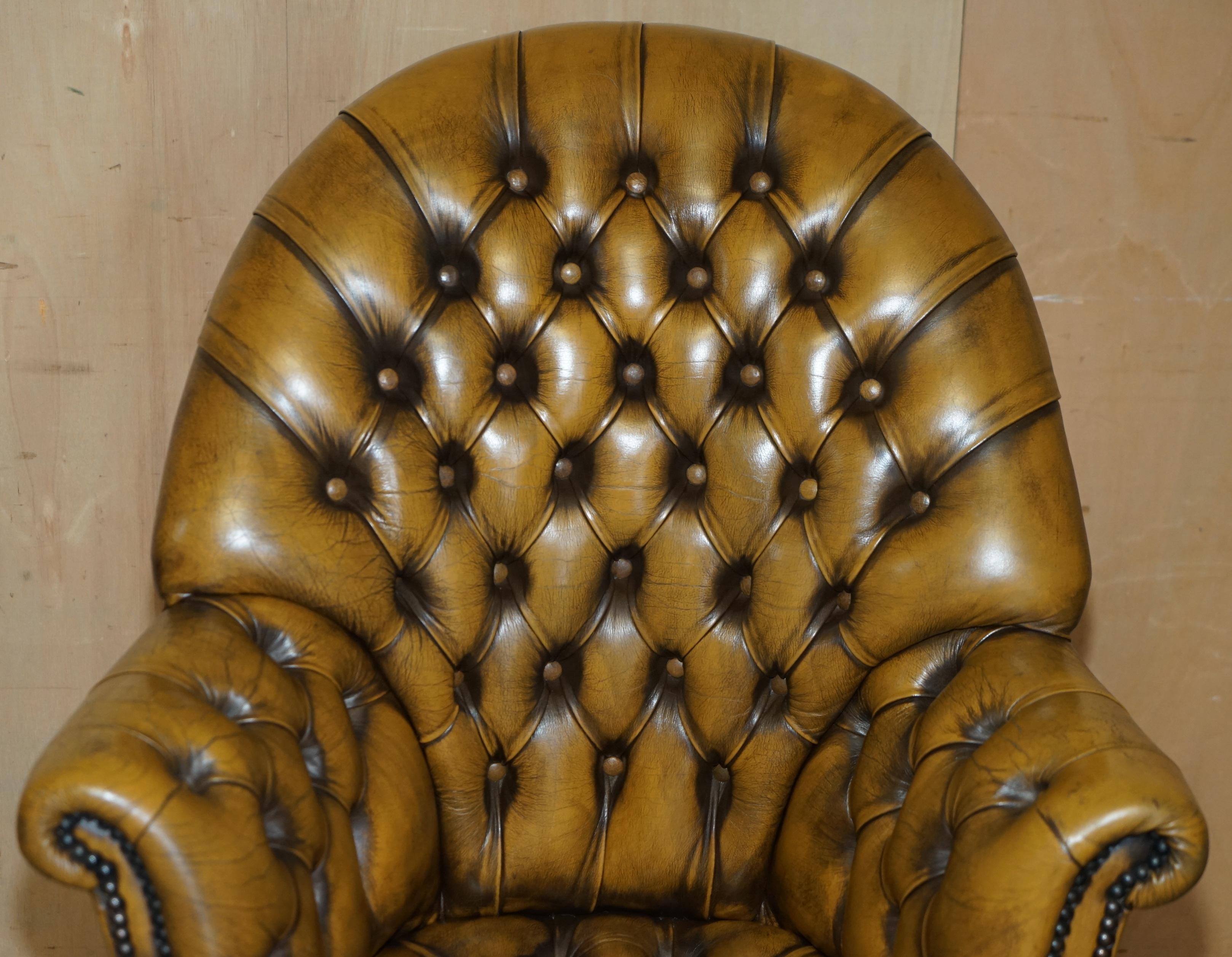 English ViNTAGE AGED BROWN LEATHER GODFATHER DIRECTOR'S CAPTAINS CHESTERFIELD ARMCHAIR For Sale