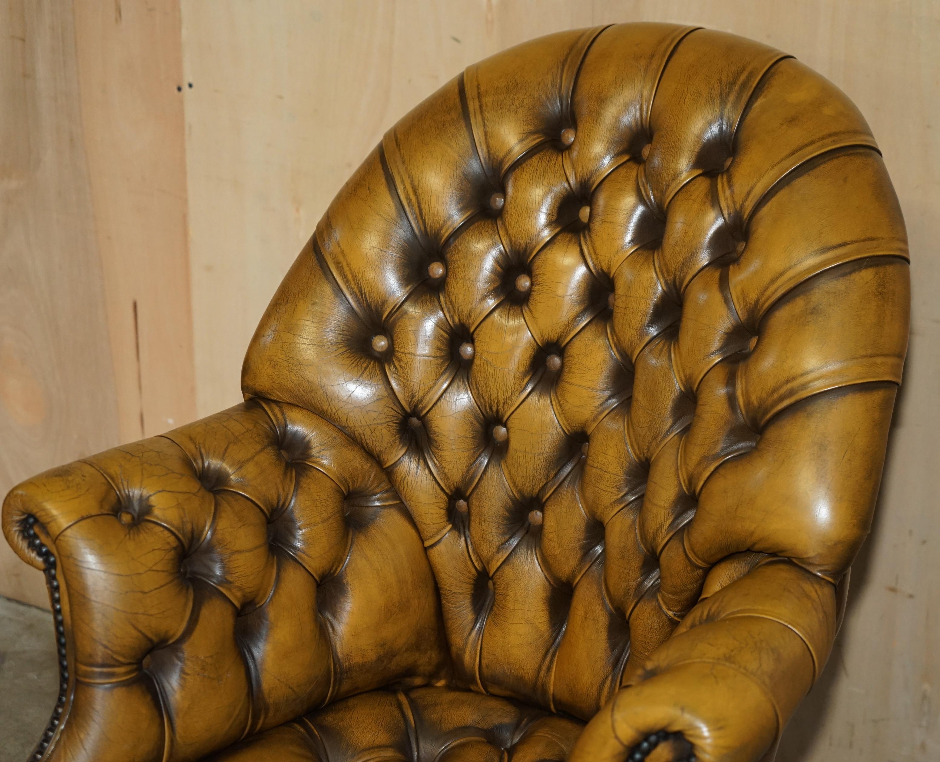 Hand-Crafted ViNTAGE AGED BROWN LEATHER GODFATHER DIRECTOR'S CAPTAINS CHESTERFIELD ARMCHAIR For Sale