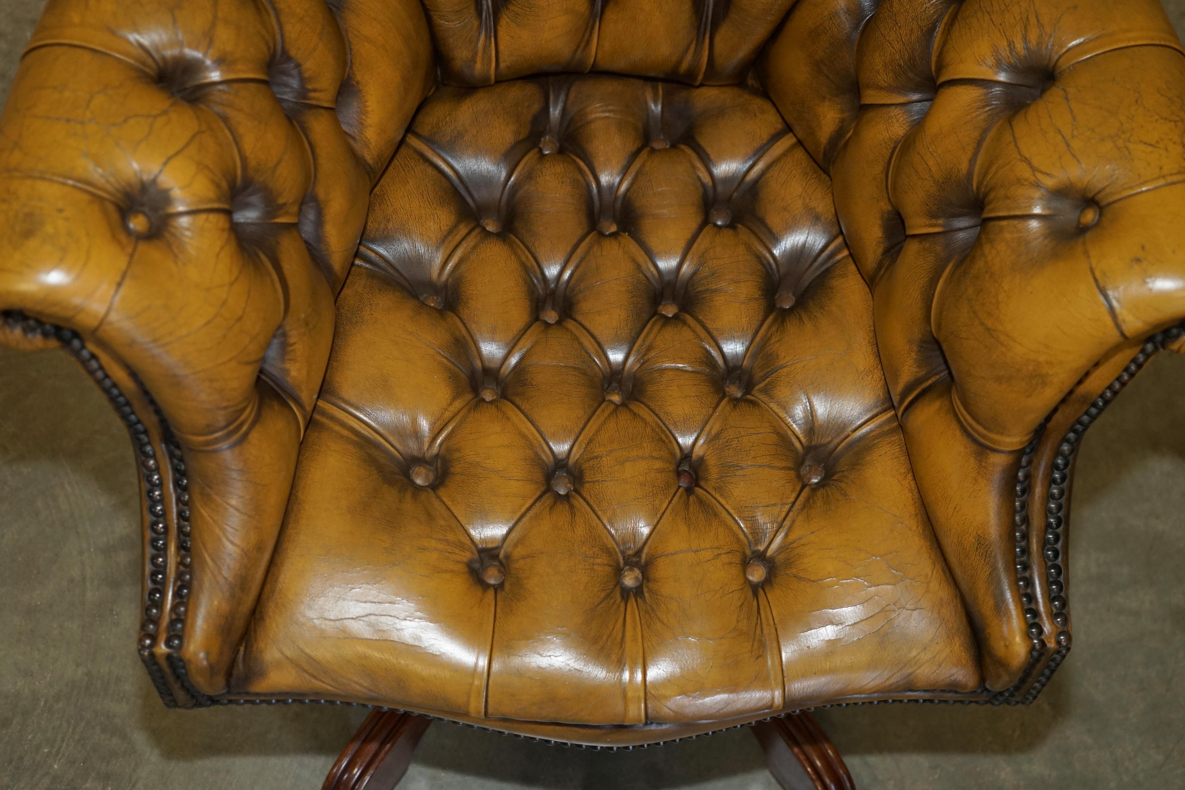 20th Century ViNTAGE AGED BROWN LEATHER GODFATHER DIRECTOR'S CAPTAINS CHESTERFIELD ARMCHAIR For Sale