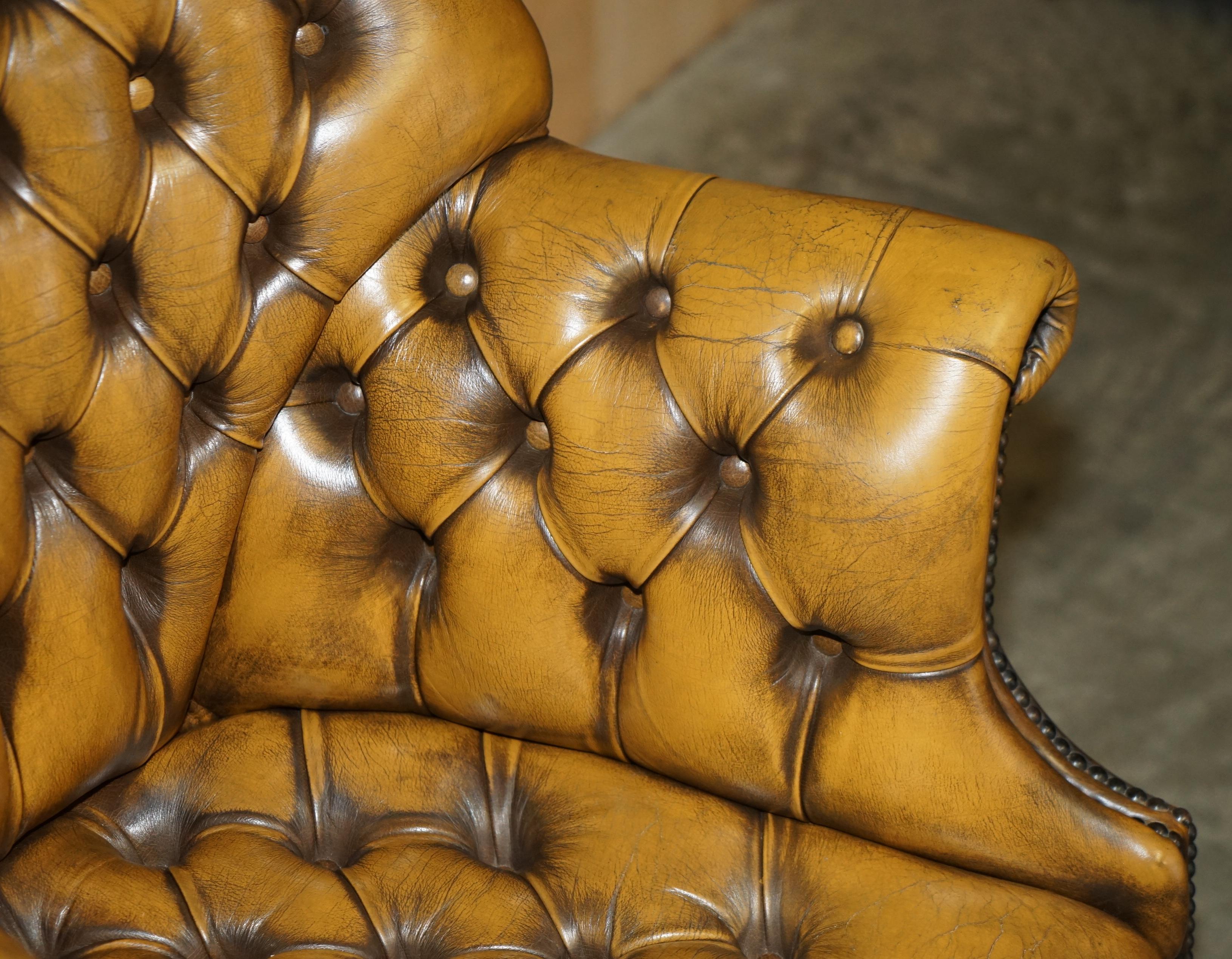 Leather ViNTAGE AGED BROWN LEATHER GODFATHER DIRECTOR'S CAPTAINS CHESTERFIELD ARMCHAIR For Sale