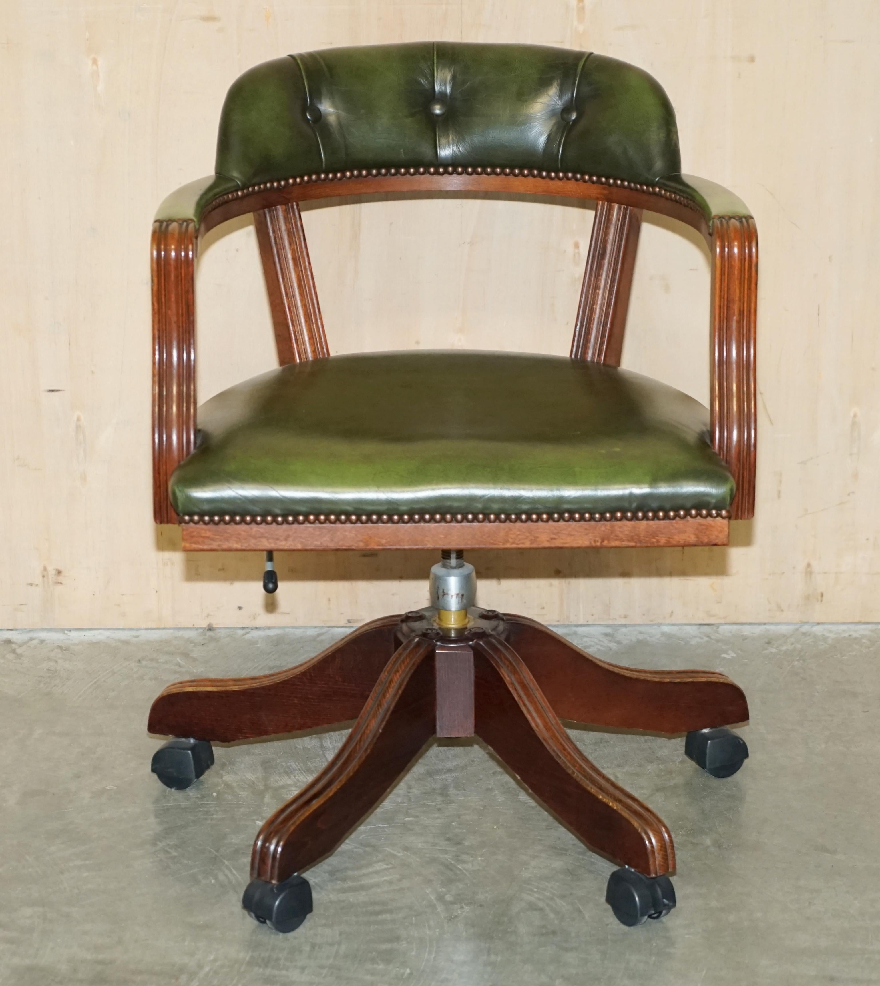Royal House Antiques

Royal House Antiques is delighted to offer for sale this lovely vintage Green Leather made in England Chesterfield Court chair

Please note the delivery fee listed is just a guide, it covers within the M25 only for the UK and
