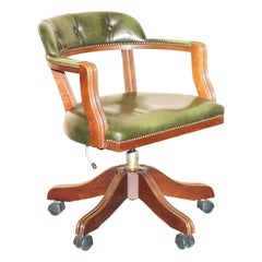 VINTAGE AGED GREEN LEATHER ENGLiSH CHESTERFIELD CAPTAINS COURT SWIVEL CHAIR
