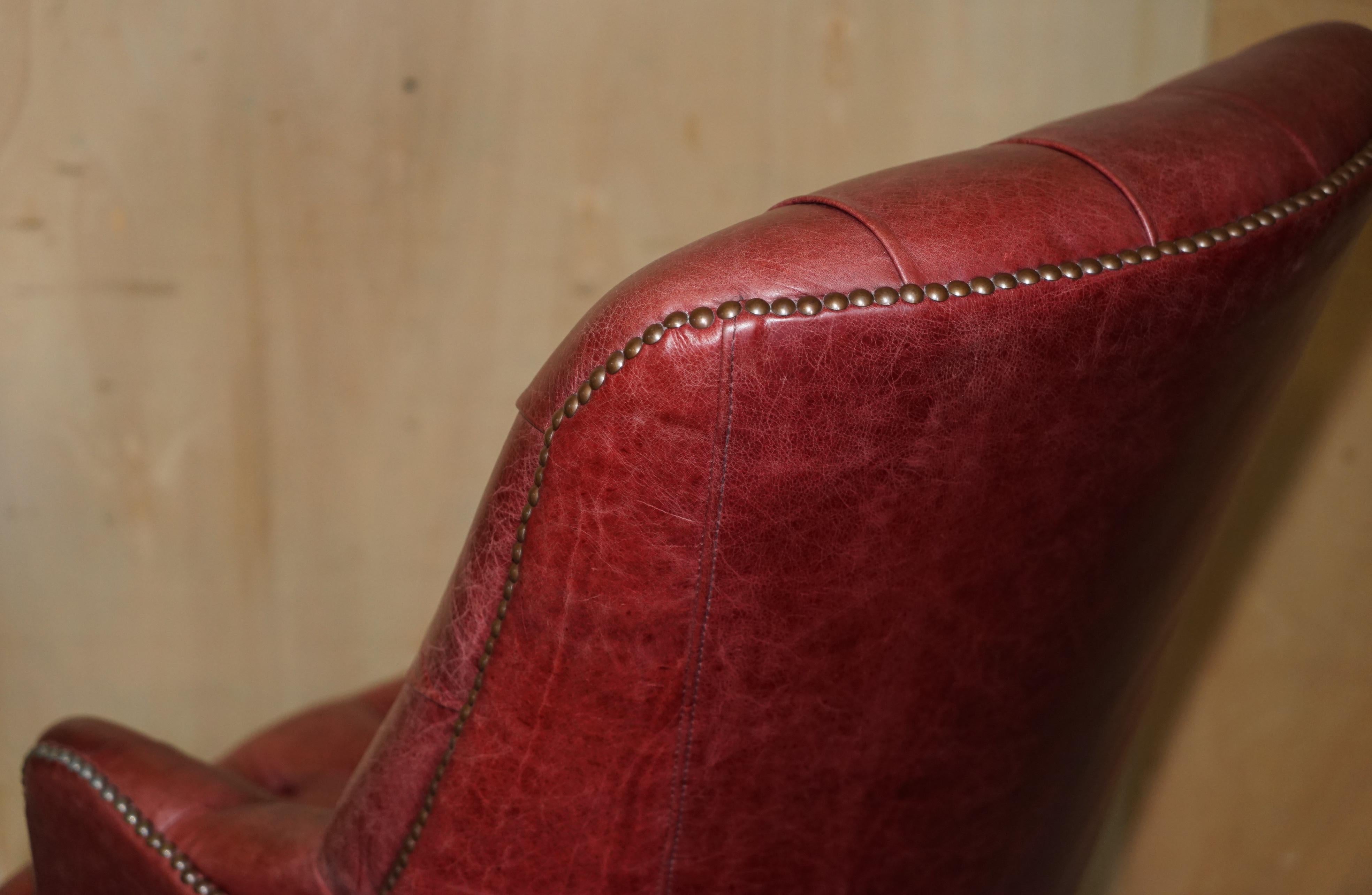 ViNTAGE AGED OXBLOOD LEATHER DIRECTOR'S CAPTAINS OFFICE CHESTERFIELD ARMCHAIR For Sale 8