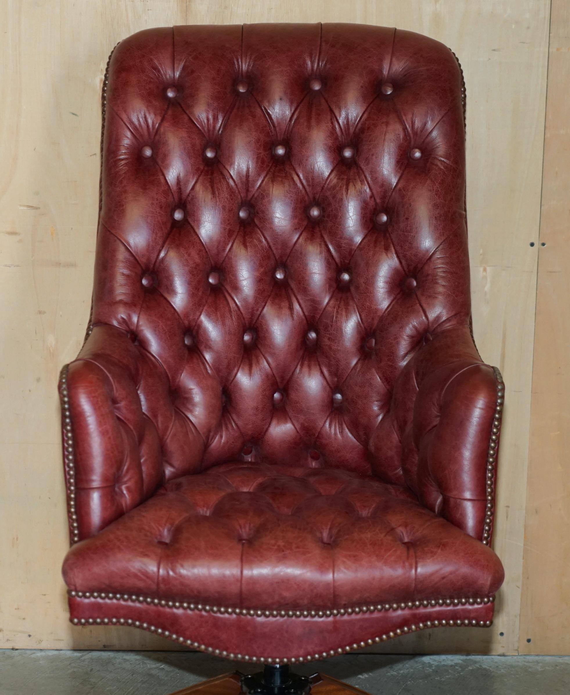Chesterfield ViNTAGE AGED OXBLOOD LEATHER DIRECTOR'S CAPTAINS OFFICE CHESTERFIELD ARMCHAIR For Sale