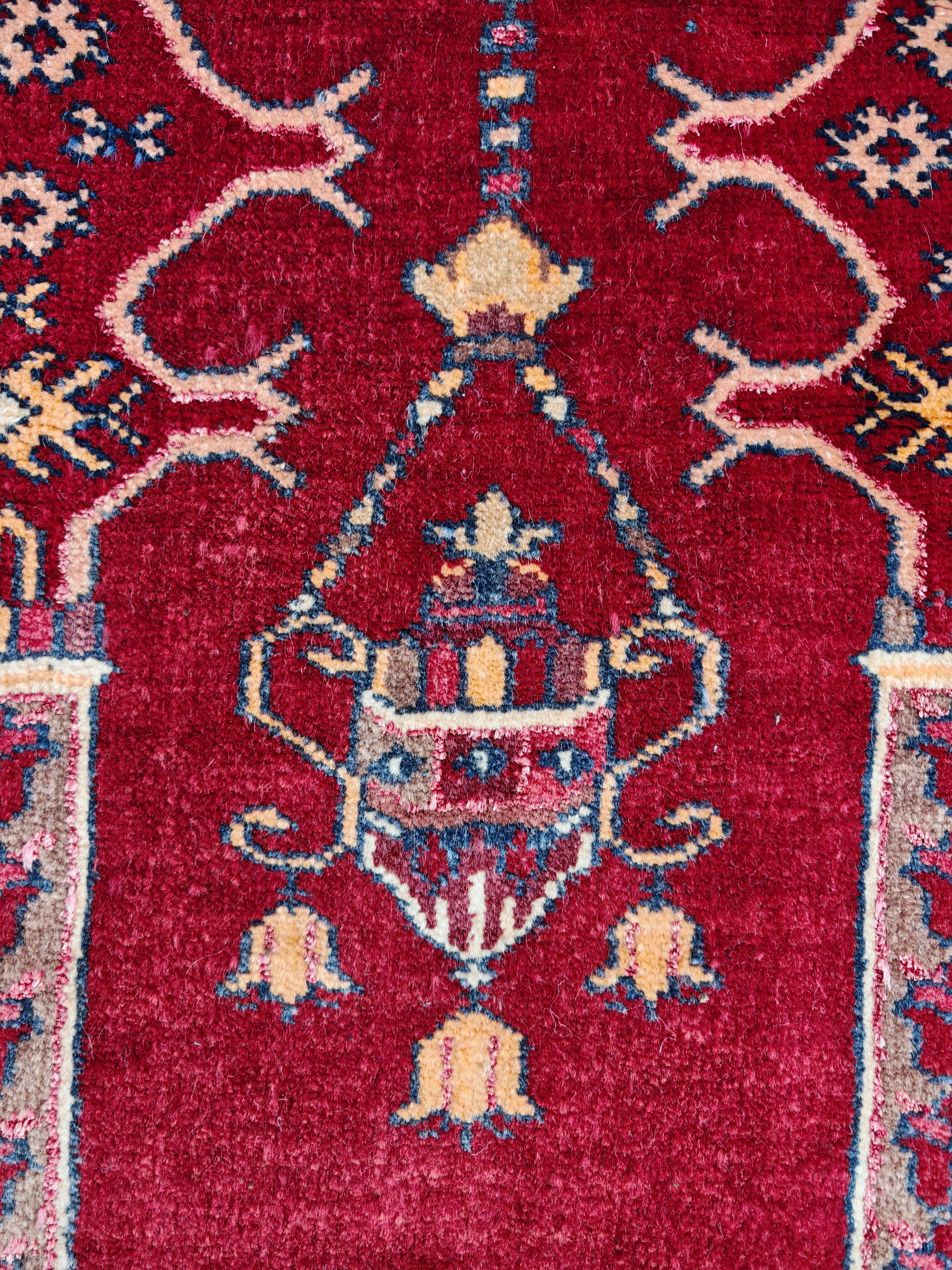 Laine Vintage By Knots Rugs avec motifs islamiques, noué à la main en Afghanistan en vente