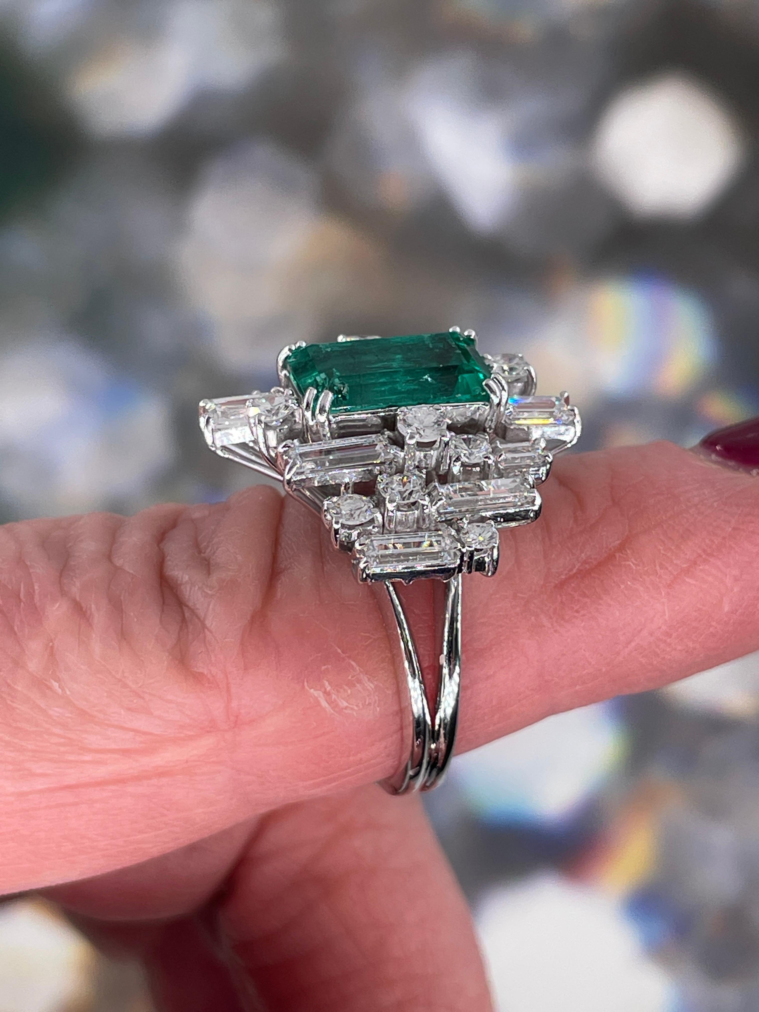 Vintage AGL 5.75cts Insignificant Colombian Green Emerald Diamond 14KW Gold Ring For Sale 5