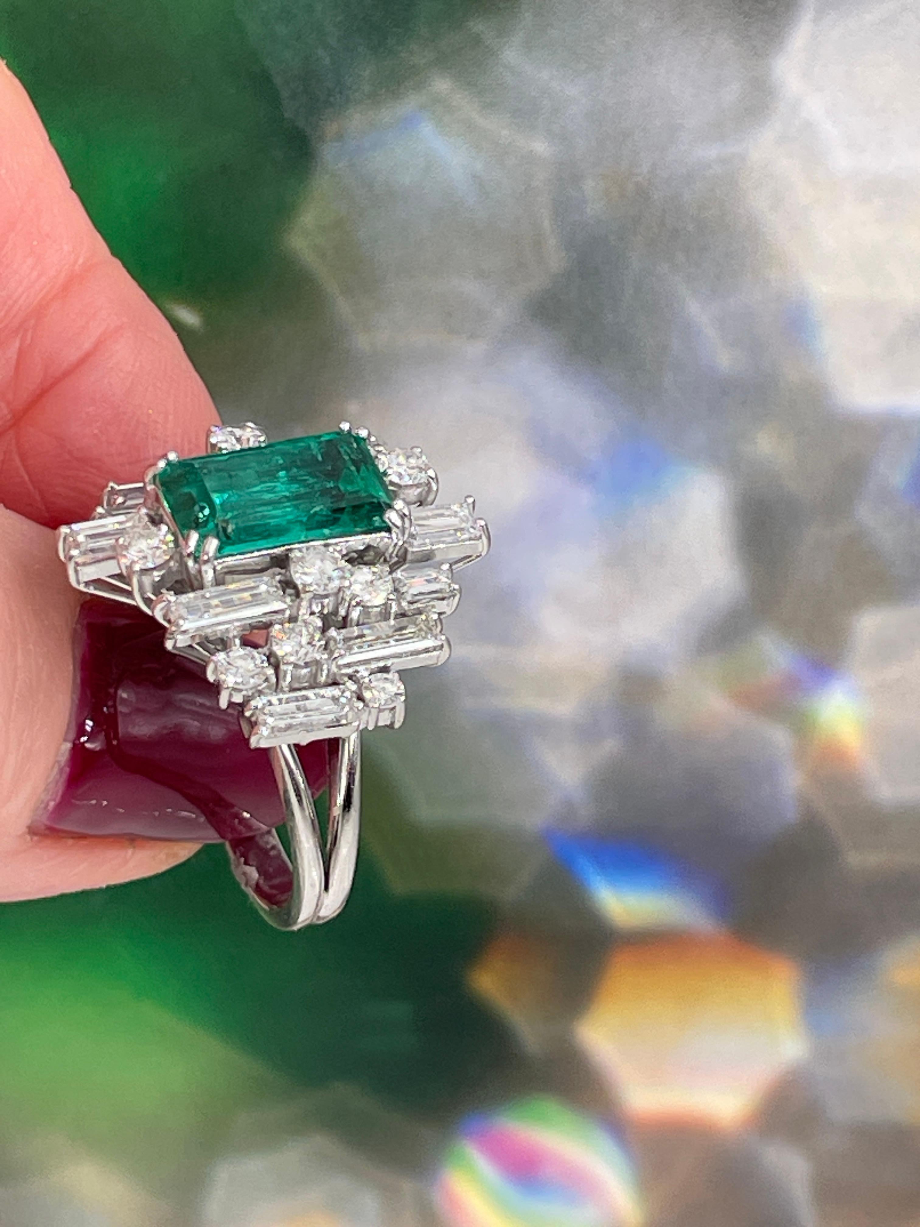 Vintage AGL 5.75cts Insignificant Colombian Green Emerald Diamond 14KW Gold Ring For Sale 13