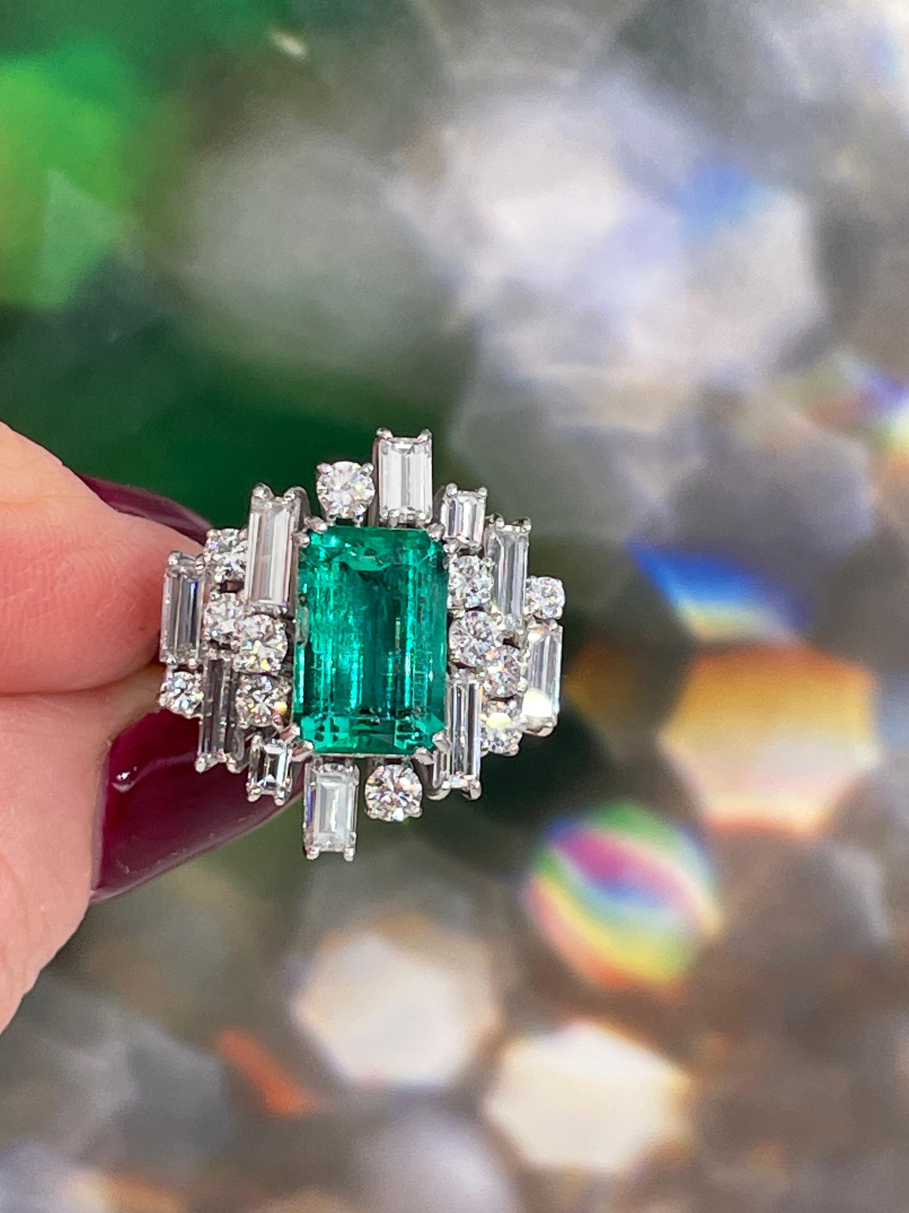 Vintage AGL 5.75cts Insignificant Colombian Green Emerald Diamond 14KW Gold Ring For Sale 9