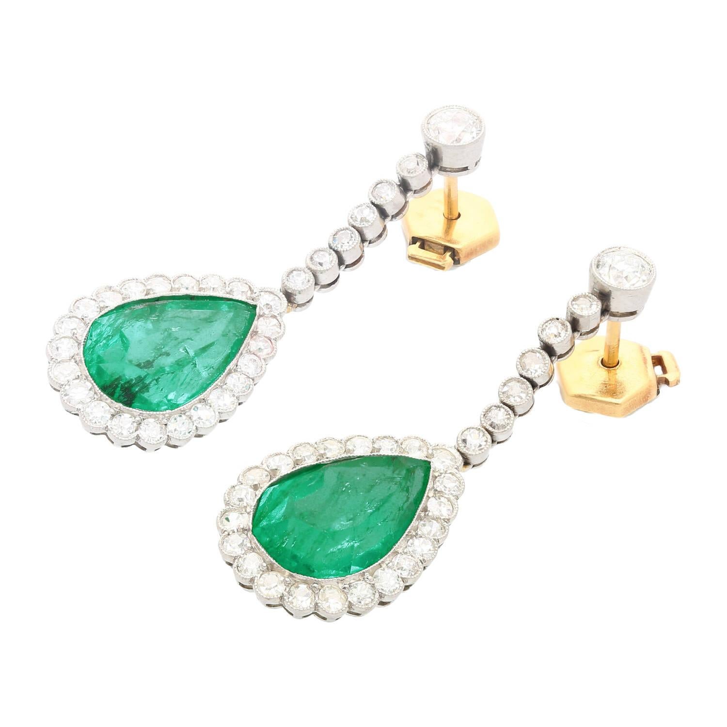 Pear Cut Vintage AGL Certified 10 Carat Colombian Emerald Drop Earrings in Platinum For Sale