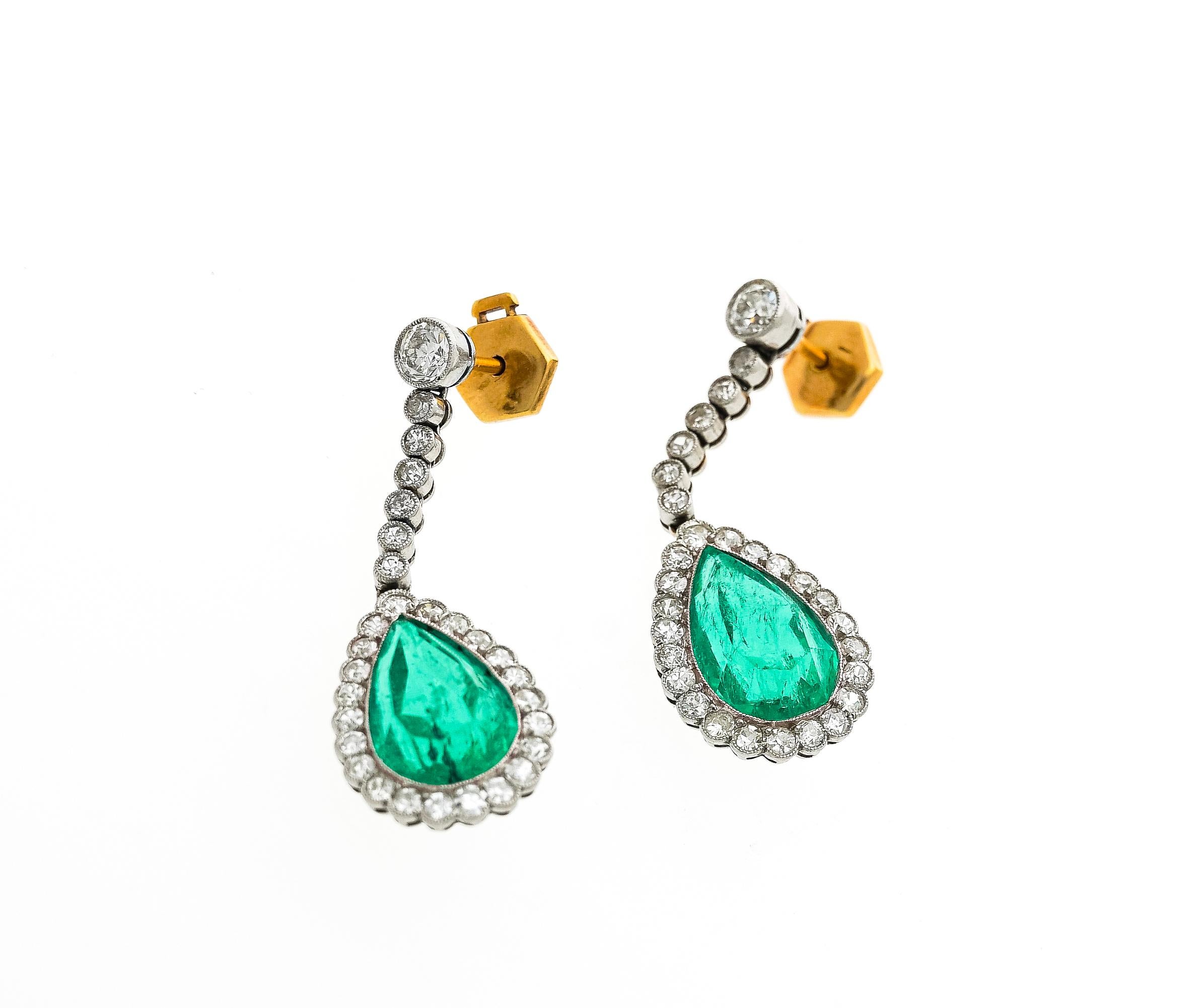 Vintage AGL Certified 10 Carat Colombian Emerald Drop Earrings in Platinum For Sale 1