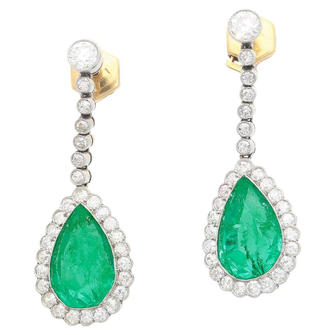 Vintage AGL Certified 10 Carat Colombian Emerald Drop Earrings in Platinum For Sale