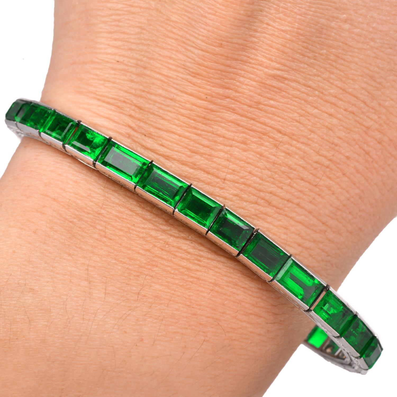 Vintage AGL Minor Öl-Smaragd-Platin-Armband mit gravierter Linie, Vintage  (Smaragdschliff) im Angebot