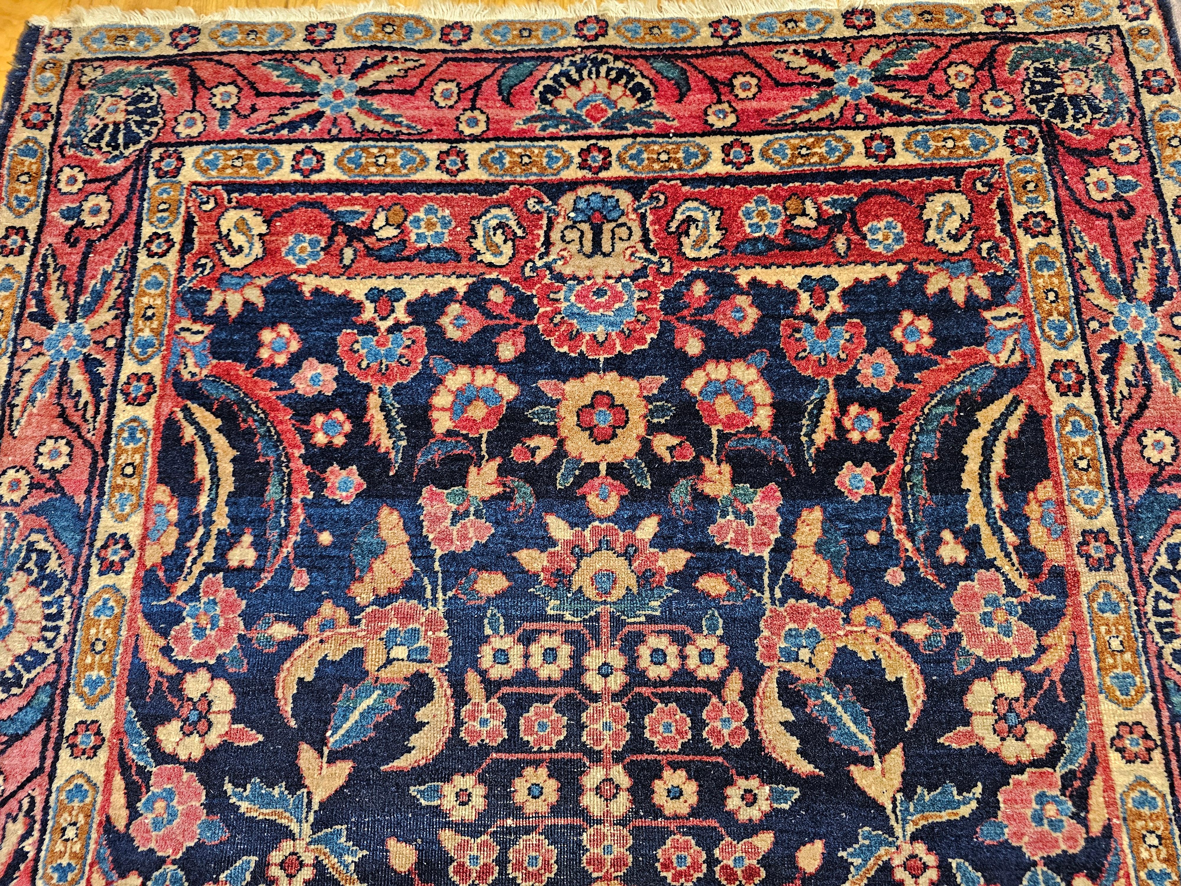 Tappeto Vintage Agra con motivo floreale alllover In condizioni buone in vendita a Barrington, IL
