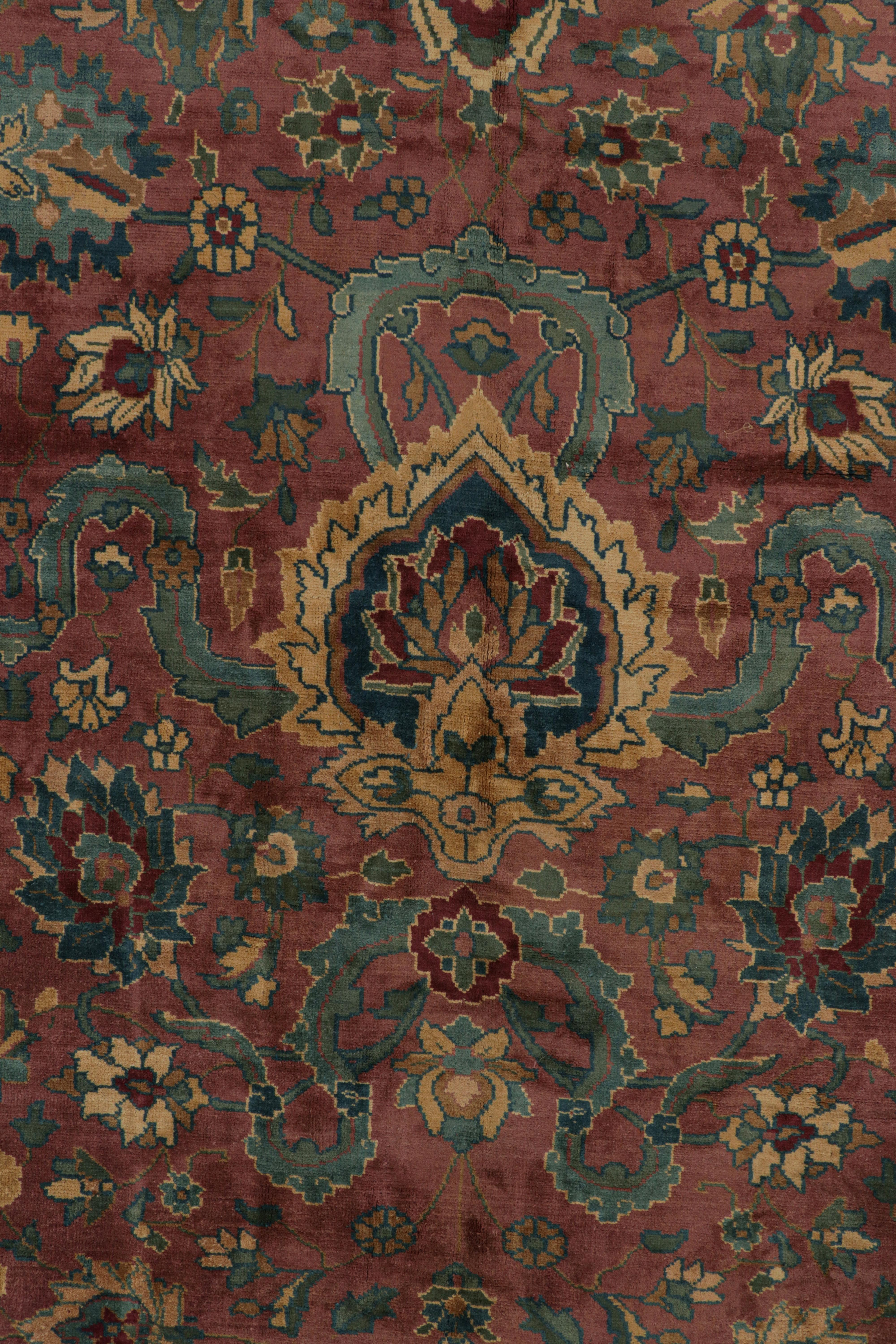 Metà XX secolo Tappeto vintage Agra in rosso e blu acqua con motivi floreali  Rug & Kilim in vendita