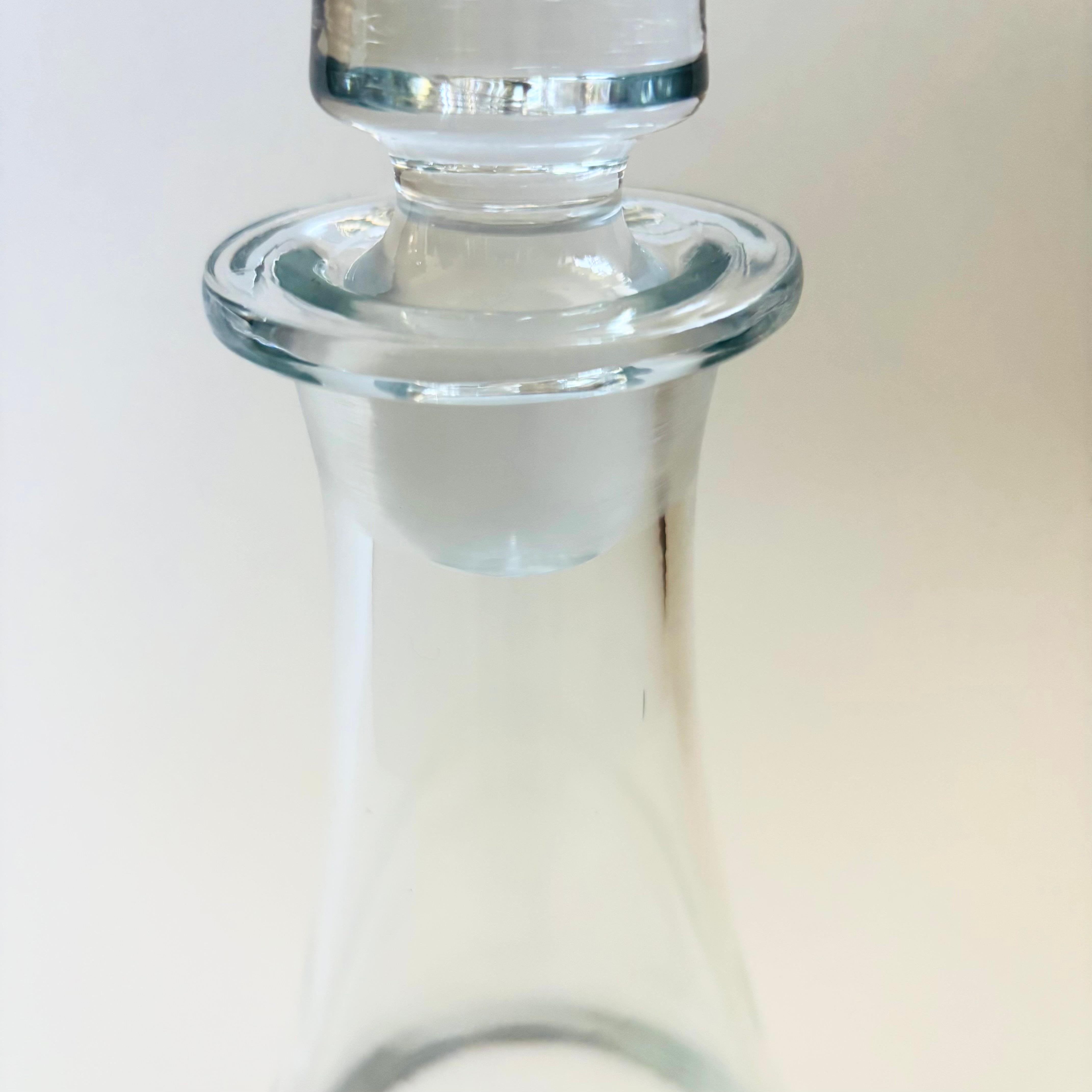 Decantador de vidrio Vintage Air Twist en Bueno estado para la venta en Fairfield, CA