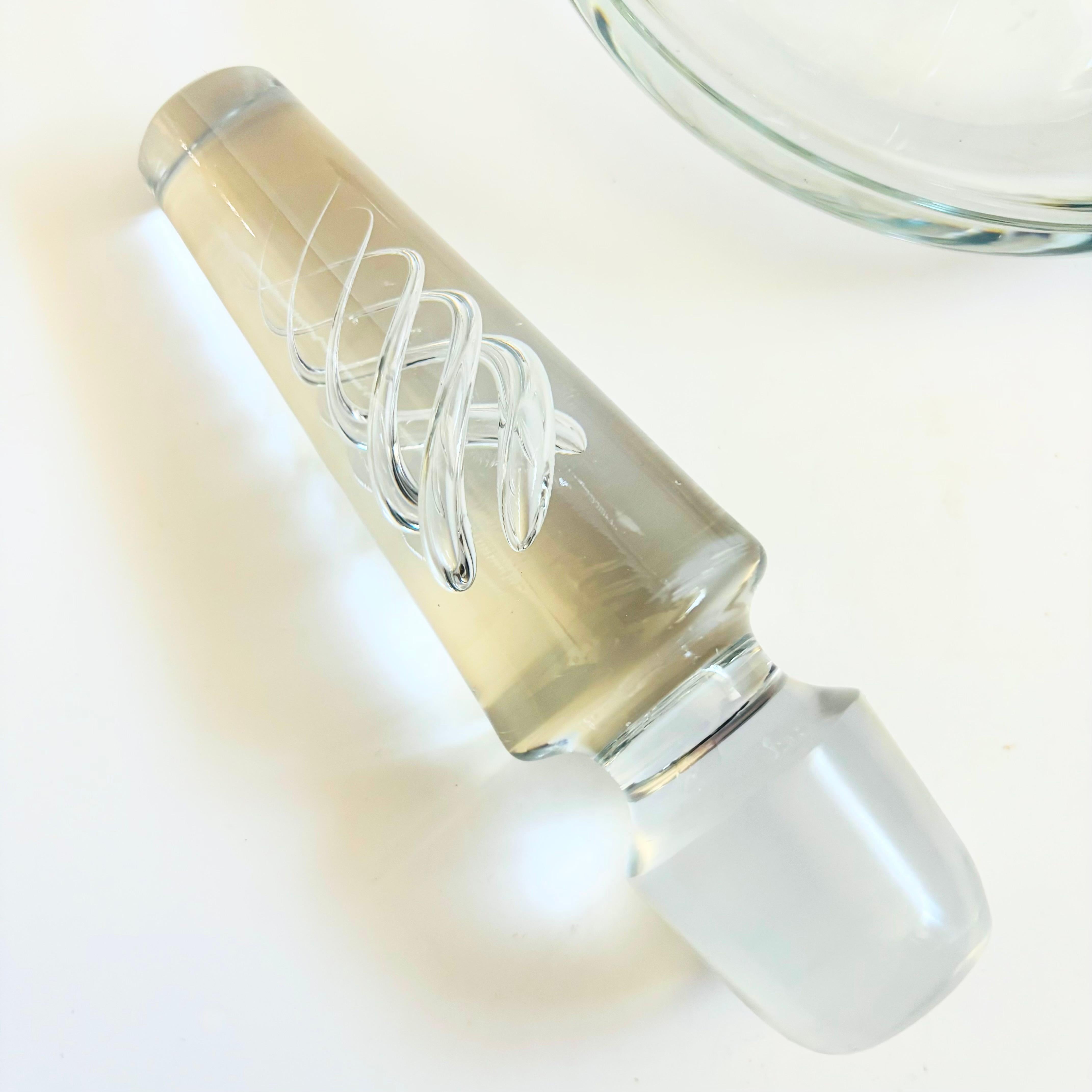 Decantador de vidrio Vintage Air Twist en venta 2