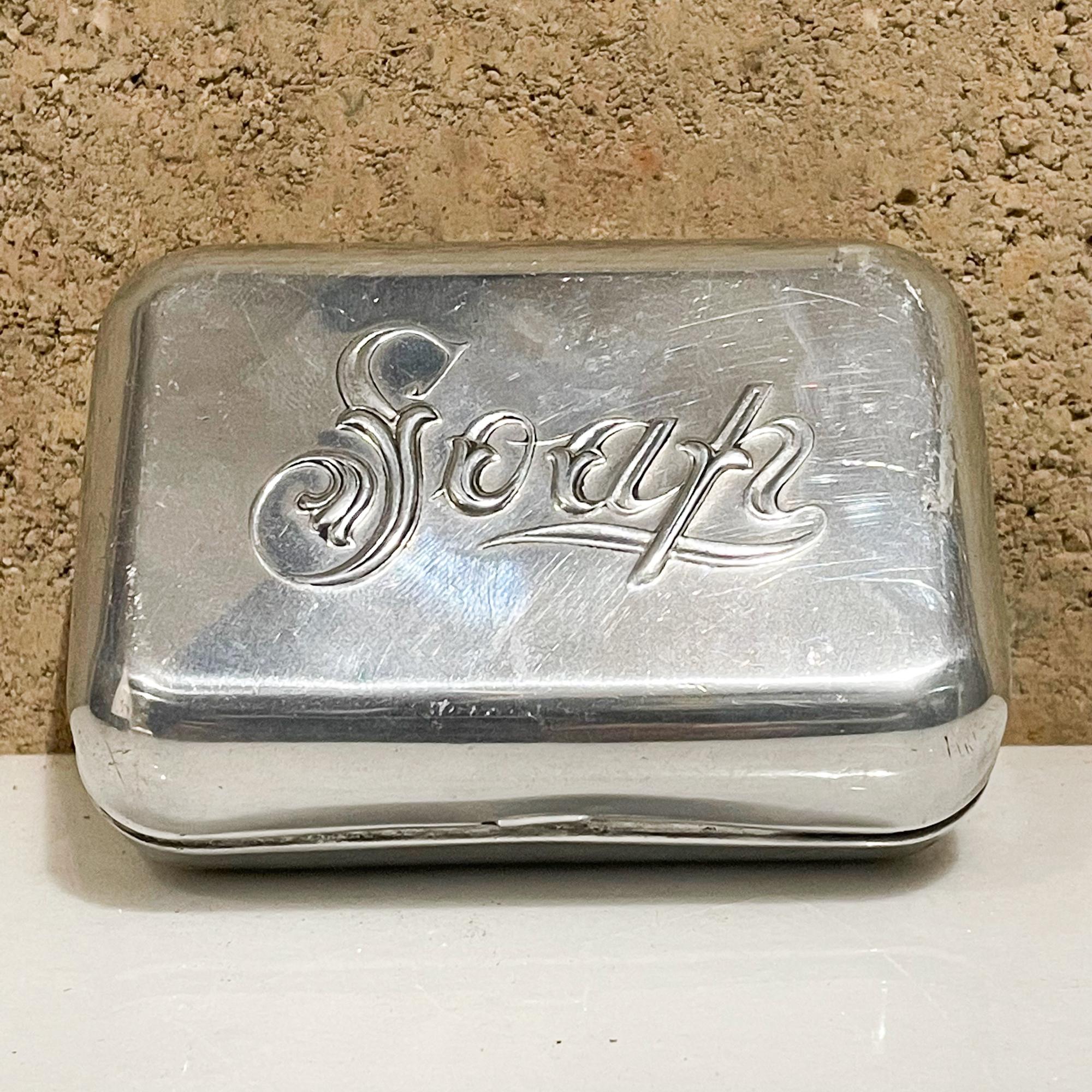 Airstream Era Personal Travel Soap Carry Box Silver Case in Aluminum In Good Condition In Chula Vista, CA
