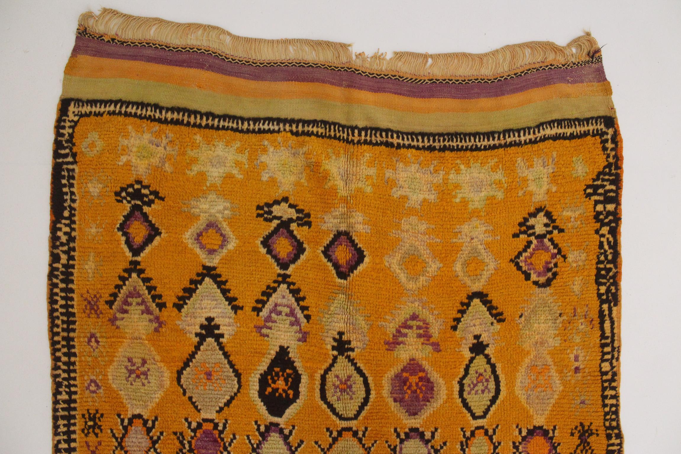 Vintage Ait Ouaouzguite rug - Yellow/purple/black - 5x12.1feet / 152x370cm For Sale 5