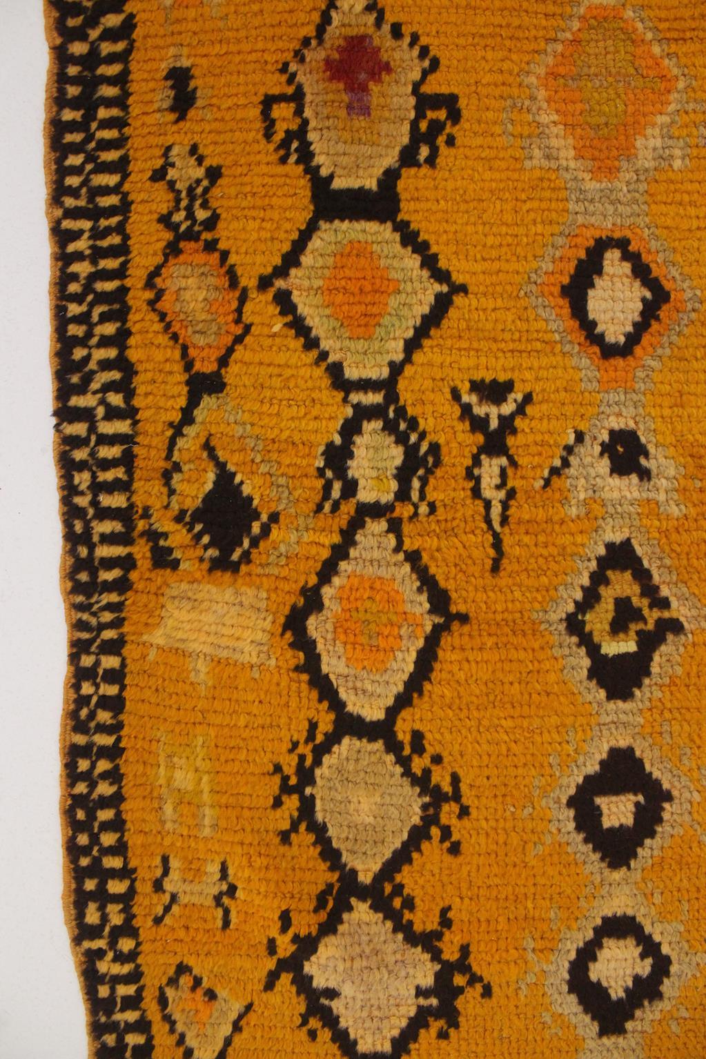 Vintage Ait Ouaouzguite rug - Yellow/purple/black - 5x12.1feet / 152x370cm For Sale 10
