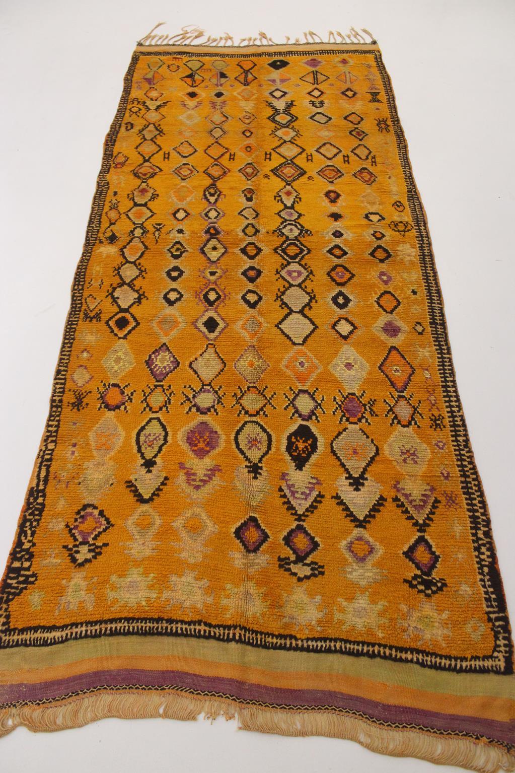 20th Century Vintage Ait Ouaouzguite rug - Yellow/purple/black - 5x12.1feet / 152x370cm For Sale