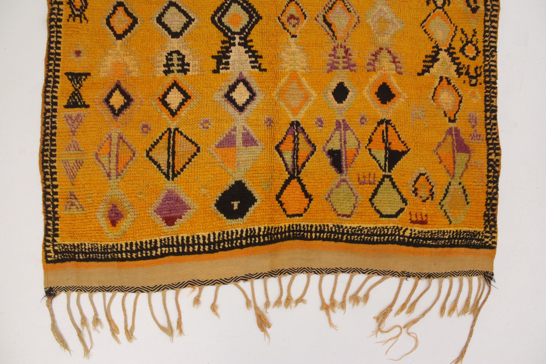 Vintage Ait Ouaouzguite rug - Yellow/purple/black - 5x12.1feet / 152x370cm For Sale 3