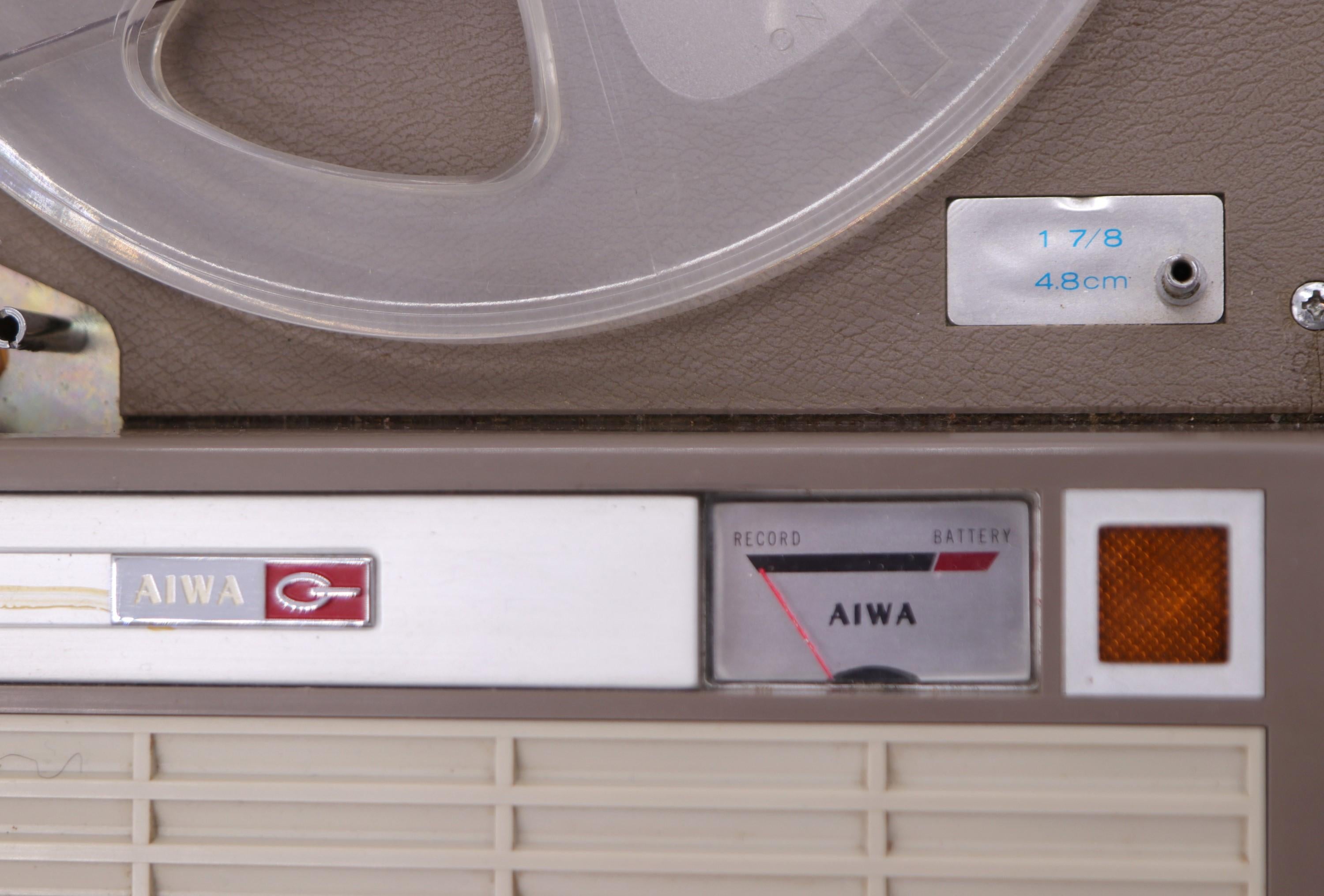 Vintage Aiwa Portable Reel to Reel Transitor Recorder/ Player Solid State, Case 3