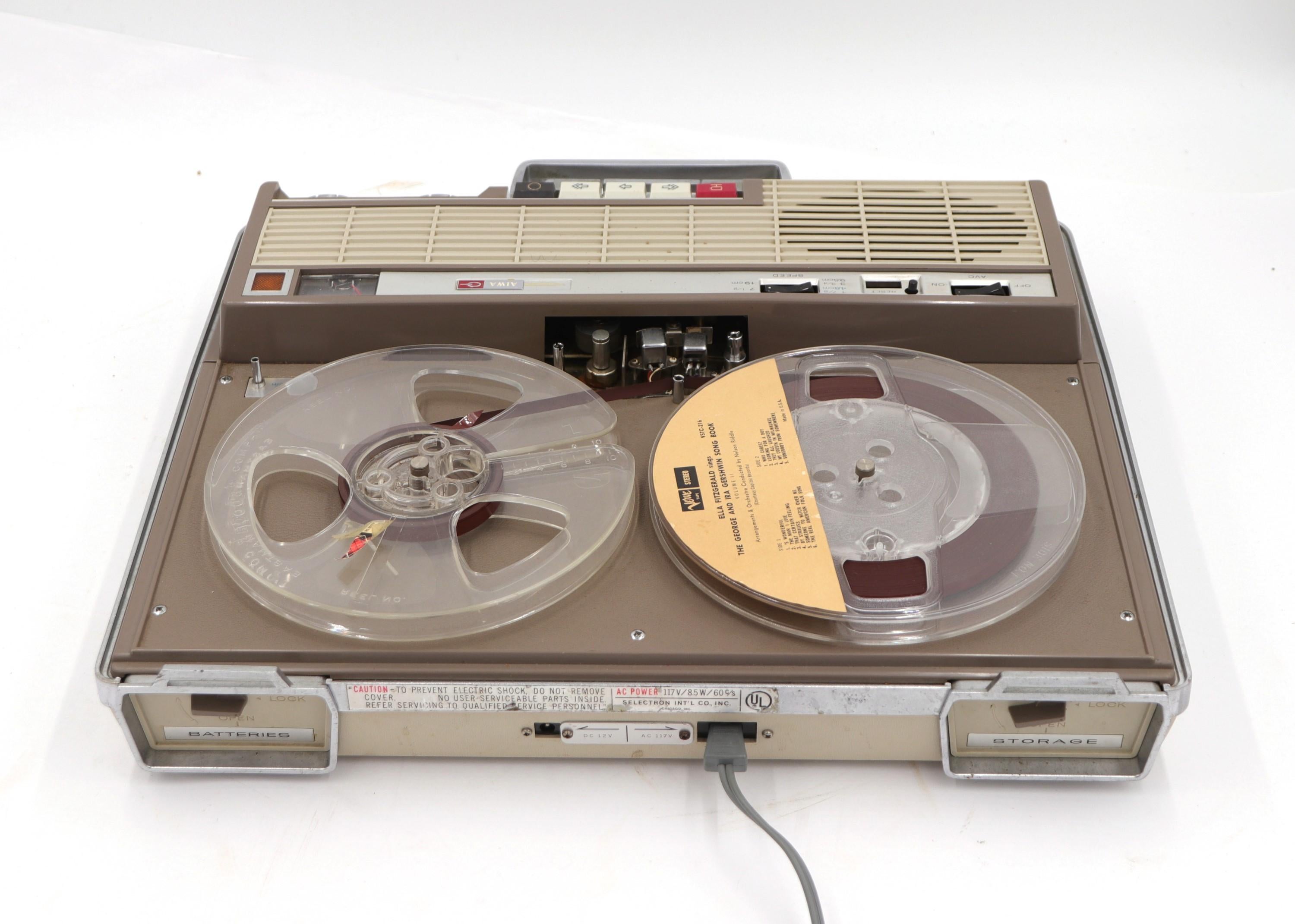 Vintage Aiwa Portable Reel to Reel Transitor Recorder/ Player Solid State, Case 4