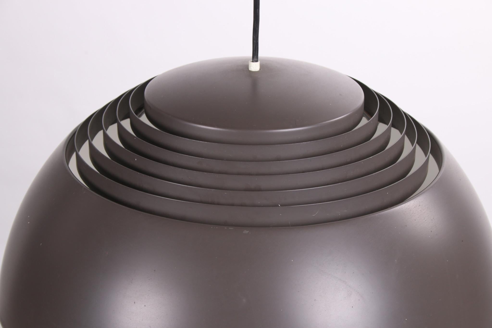 Vintage AJ Royal Pendant Lamp by Arne Jacobsen For Sale 3