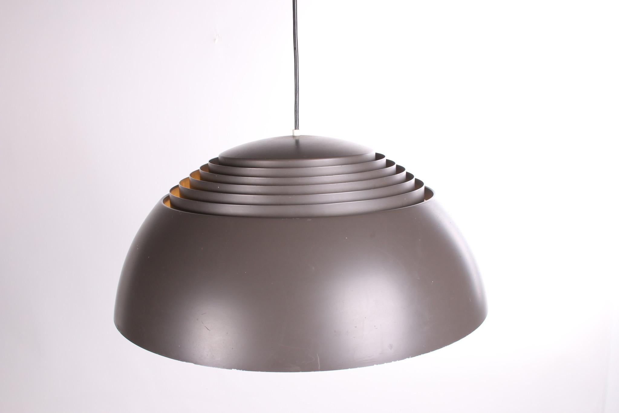 Vintage AJ Royal Pendant Lamp by Arne Jacobsen For Sale 4
