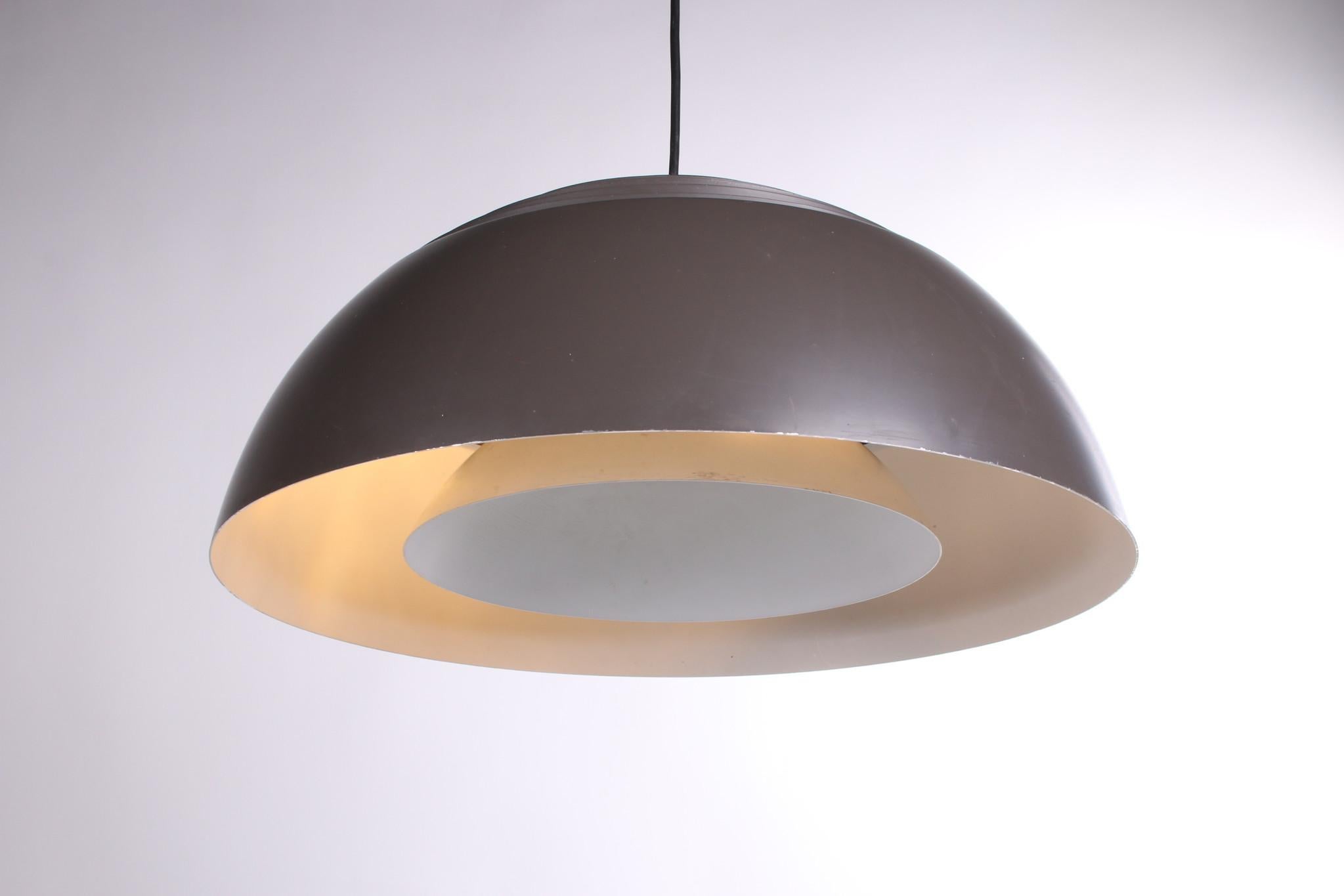 20ième siècle Lampe suspendue AJ Royal d'Arne Jacobsen en vente