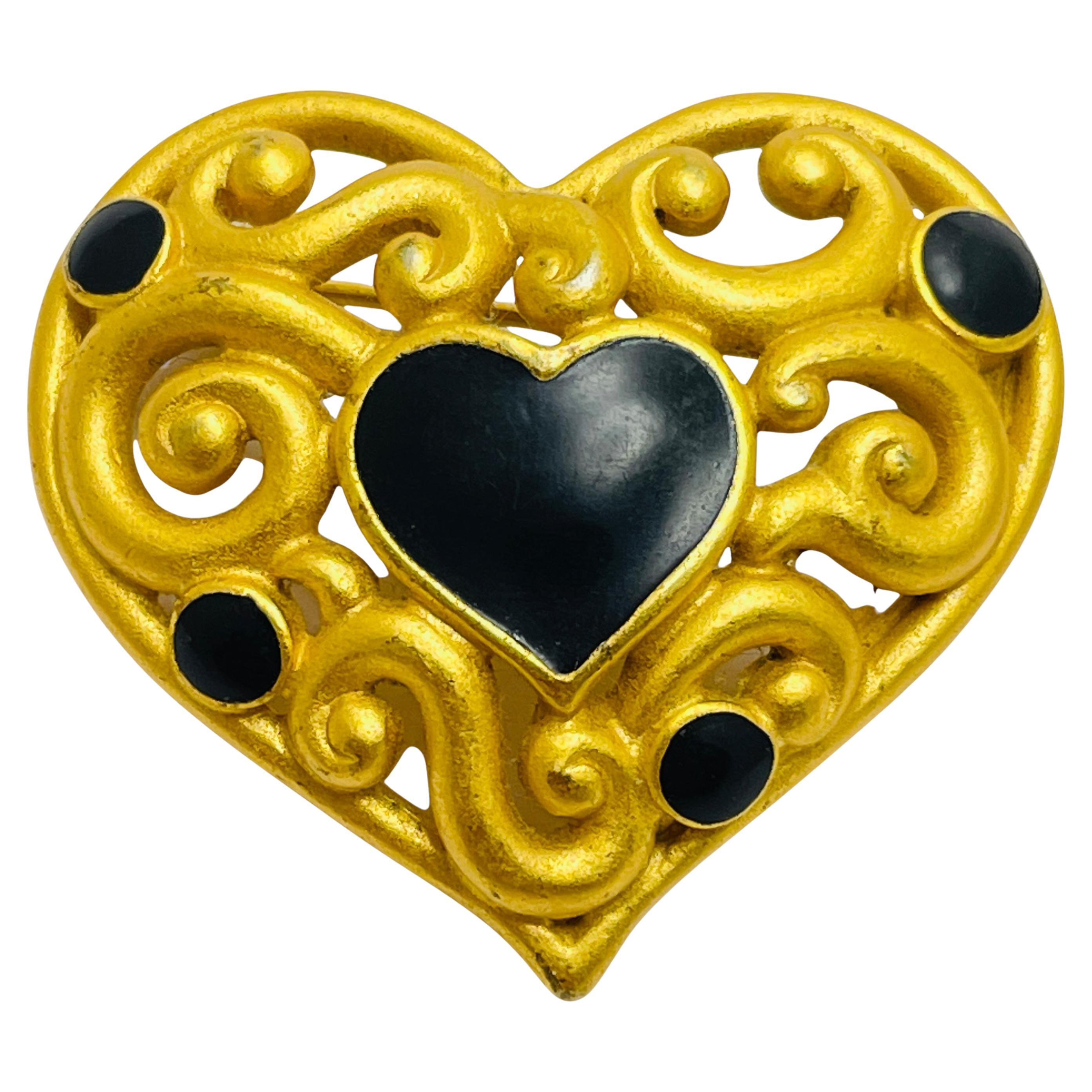 Vintage AK ANNE KLEIN signed gold tone enamel heart designer brooch For Sale