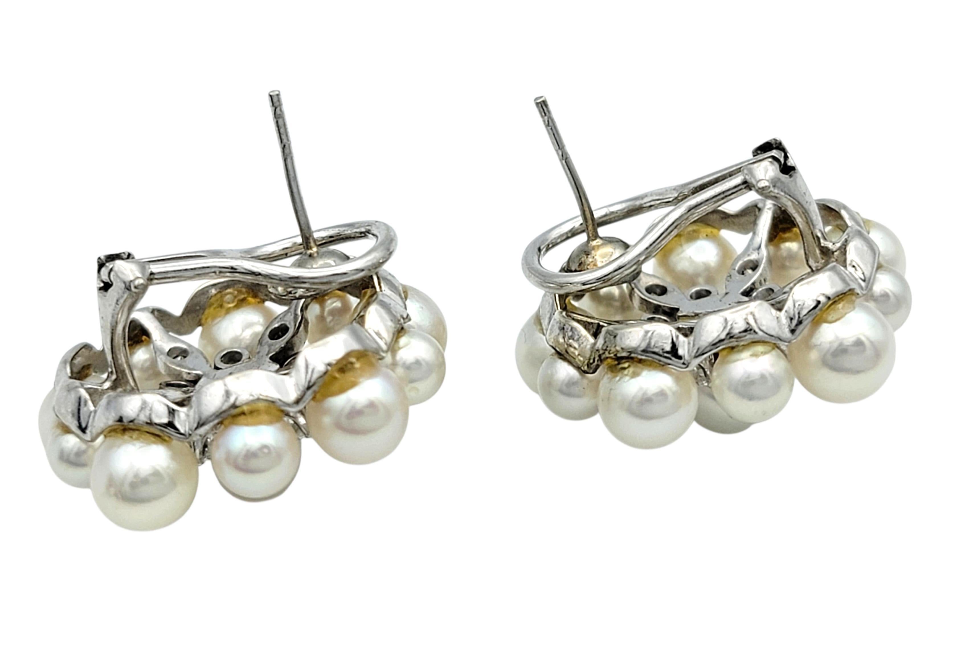 Boucles d'oreilles en or blanc 14 carats avec perles d'Akoya et diamants. Pour femmes en vente