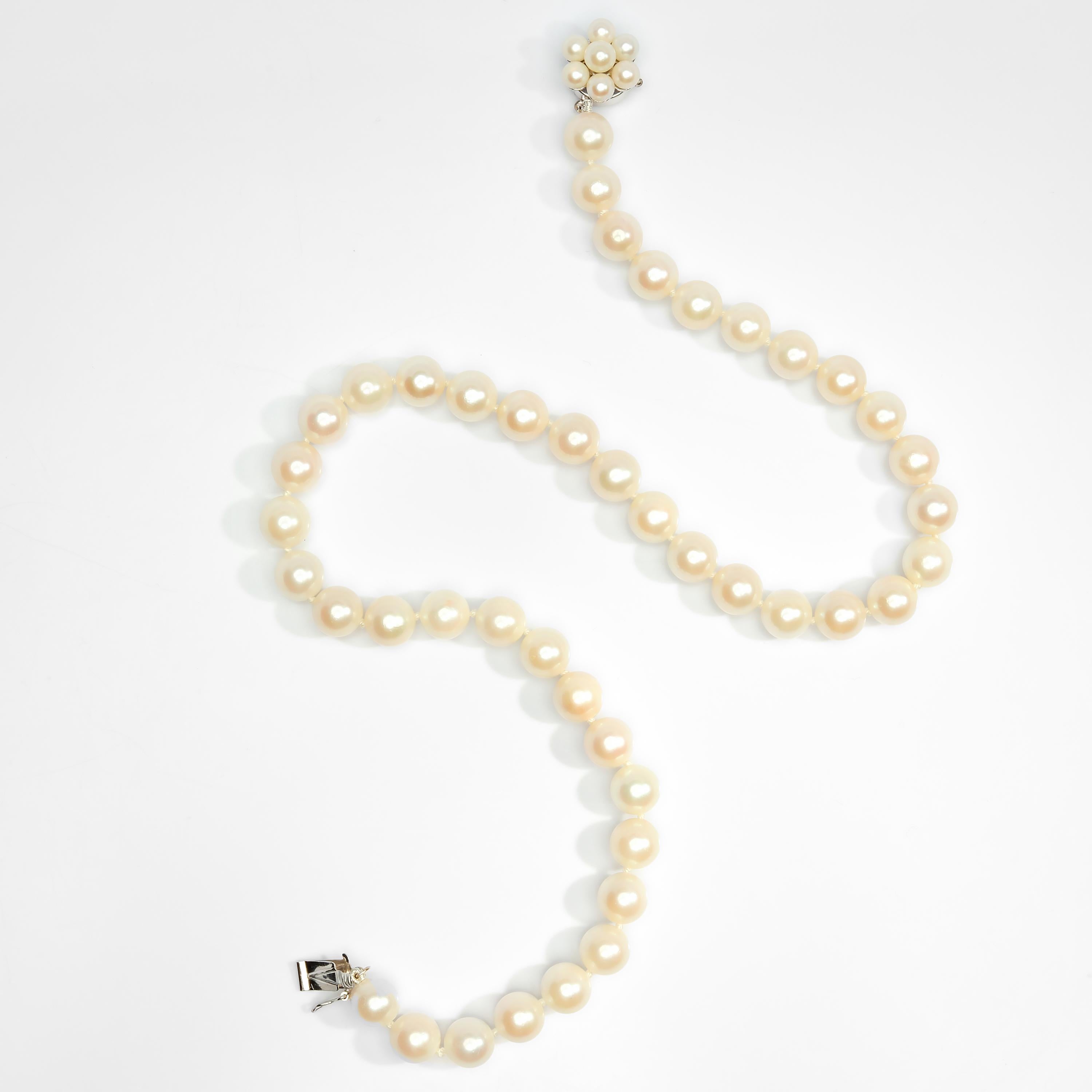 1950s pearl necklace