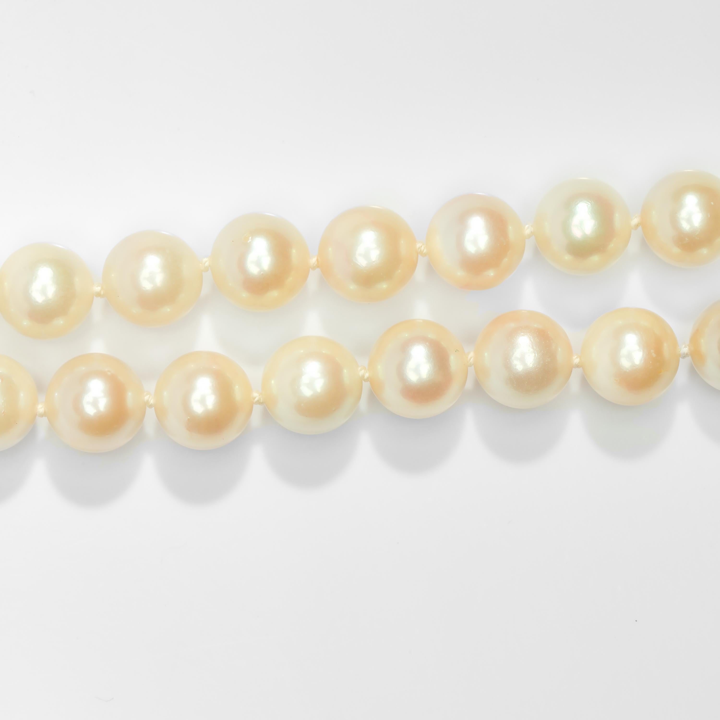 Modern Vintage Akoya Pearl Necklace circa 1950s Thick Nacre & Classic Elegance