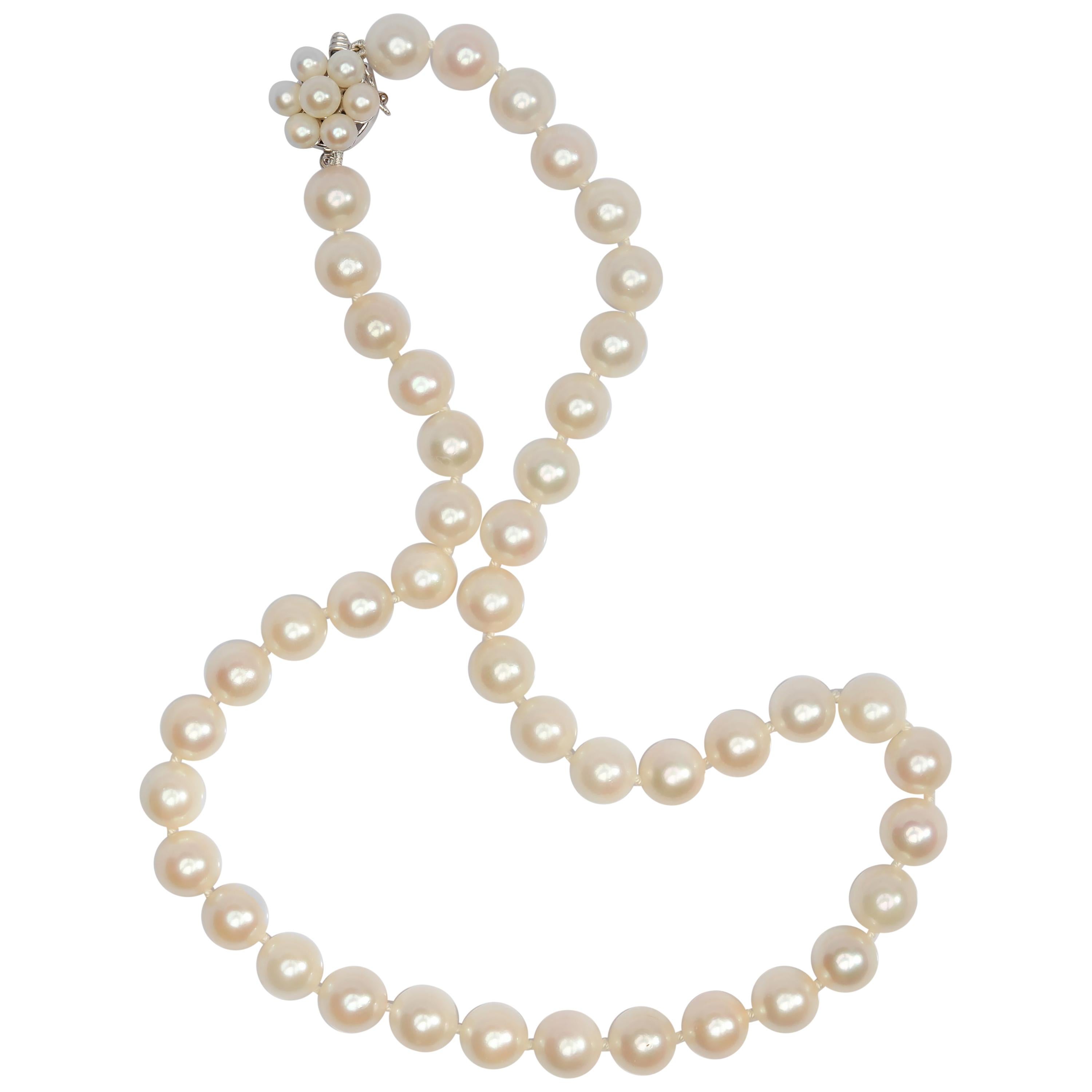 Vintage Akoya Pearl Necklace circa 1950s Thick Nacre & Classic Elegance