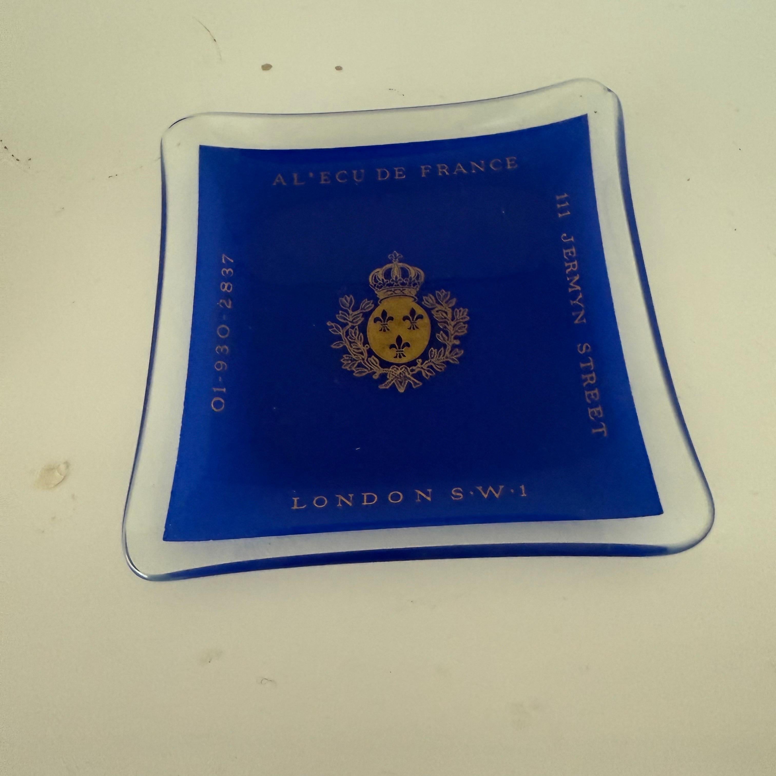 Verre Cendrier Vintage Al' Ecu De France London Sw1 bleu cobalt en vente