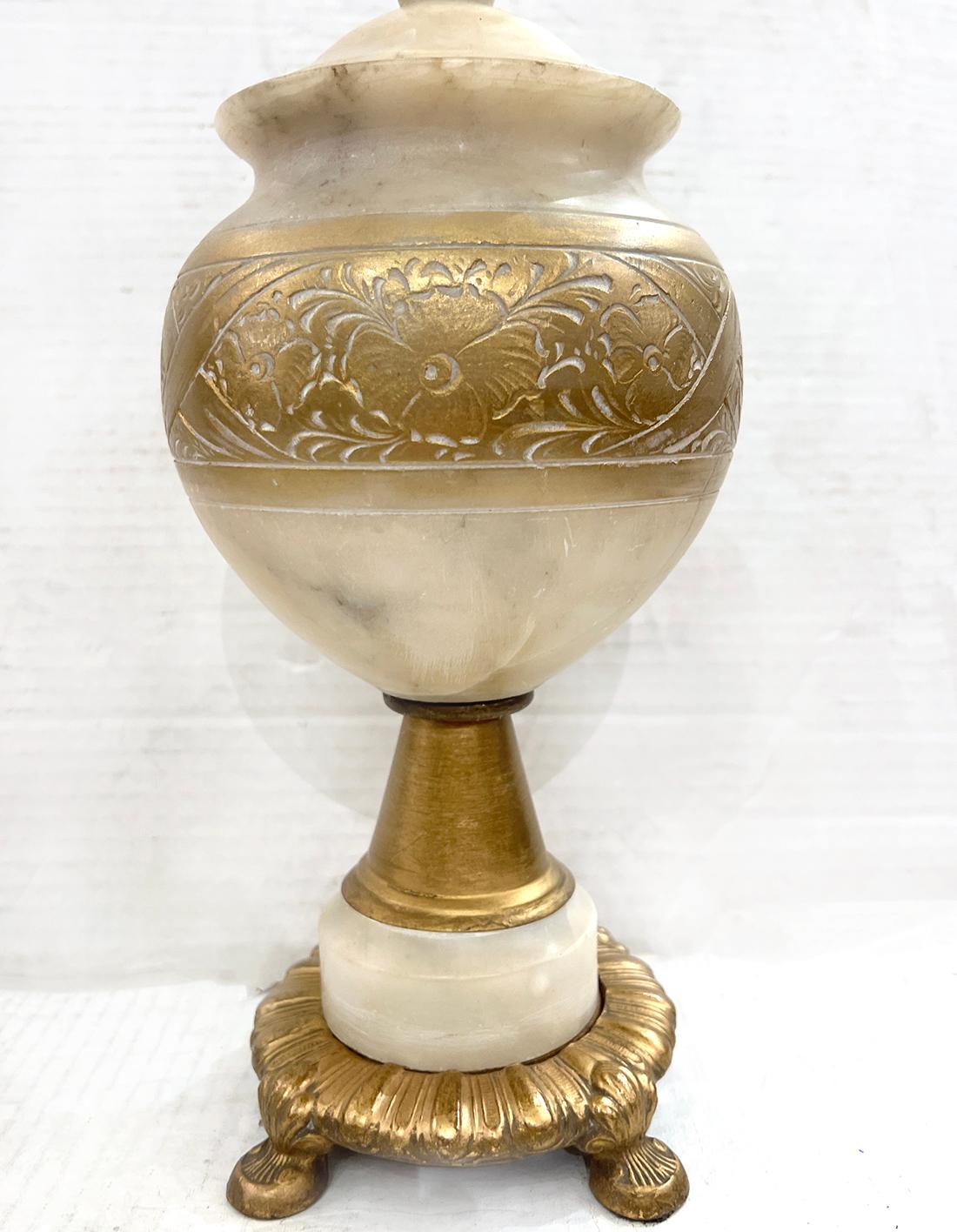 Lámpara de mesa vintage de alabastro en Bueno estado para la venta en New York, NY