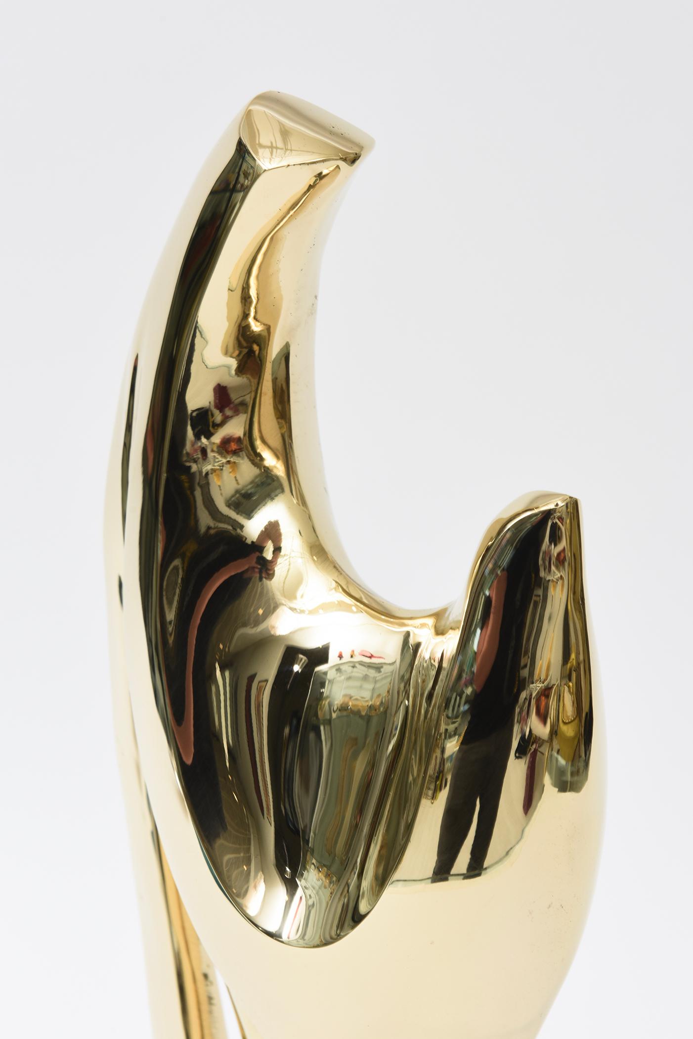 Moderno Vintage Alain Chervet Scultura astratta modernista in ottone, base in Wood nero Francese in vendita