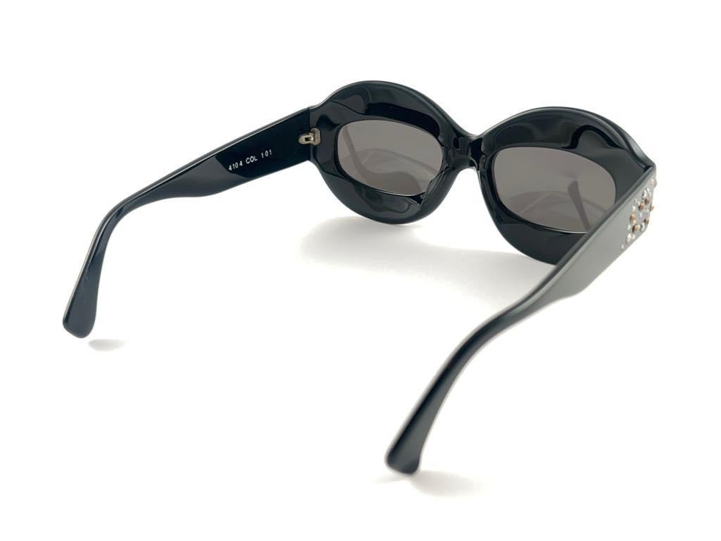 Vintage Alain Mikli 4104 Übergroße schwarze Strass-Sonnenbrille 2009 im Angebot 4