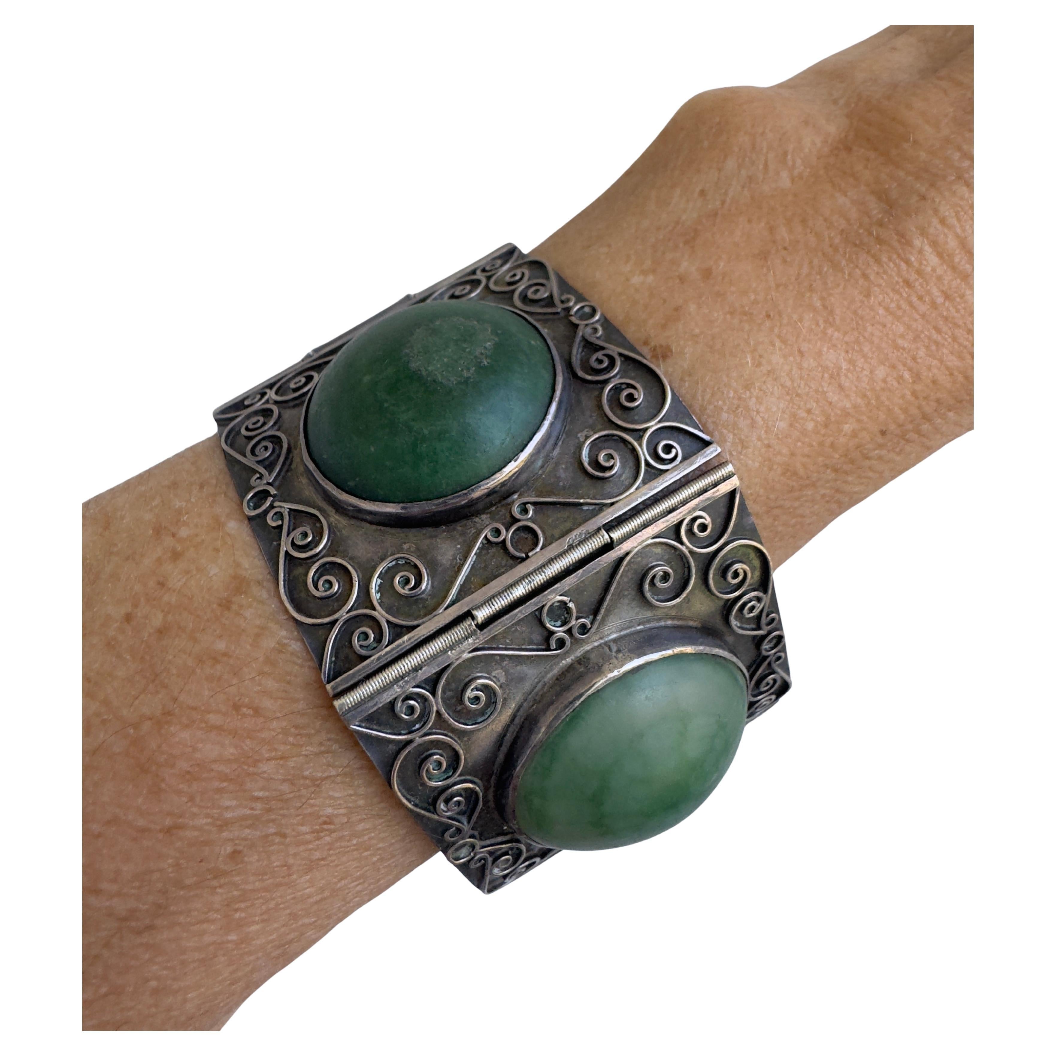 Anglo-Indian Vintage Alaskan Jade Sterling Silver Bracelet For Sale