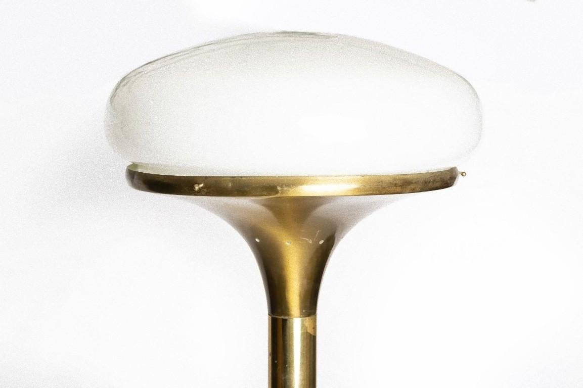 This Vintage Alberello floor lamp is an original decorative lamp realized in the 1960s.

Manufactured in Italy, this floor lamp, is made of opaline glass and brass. 

Dimensions: cm 170 x 18. 

In good conditions.

This object is shipped