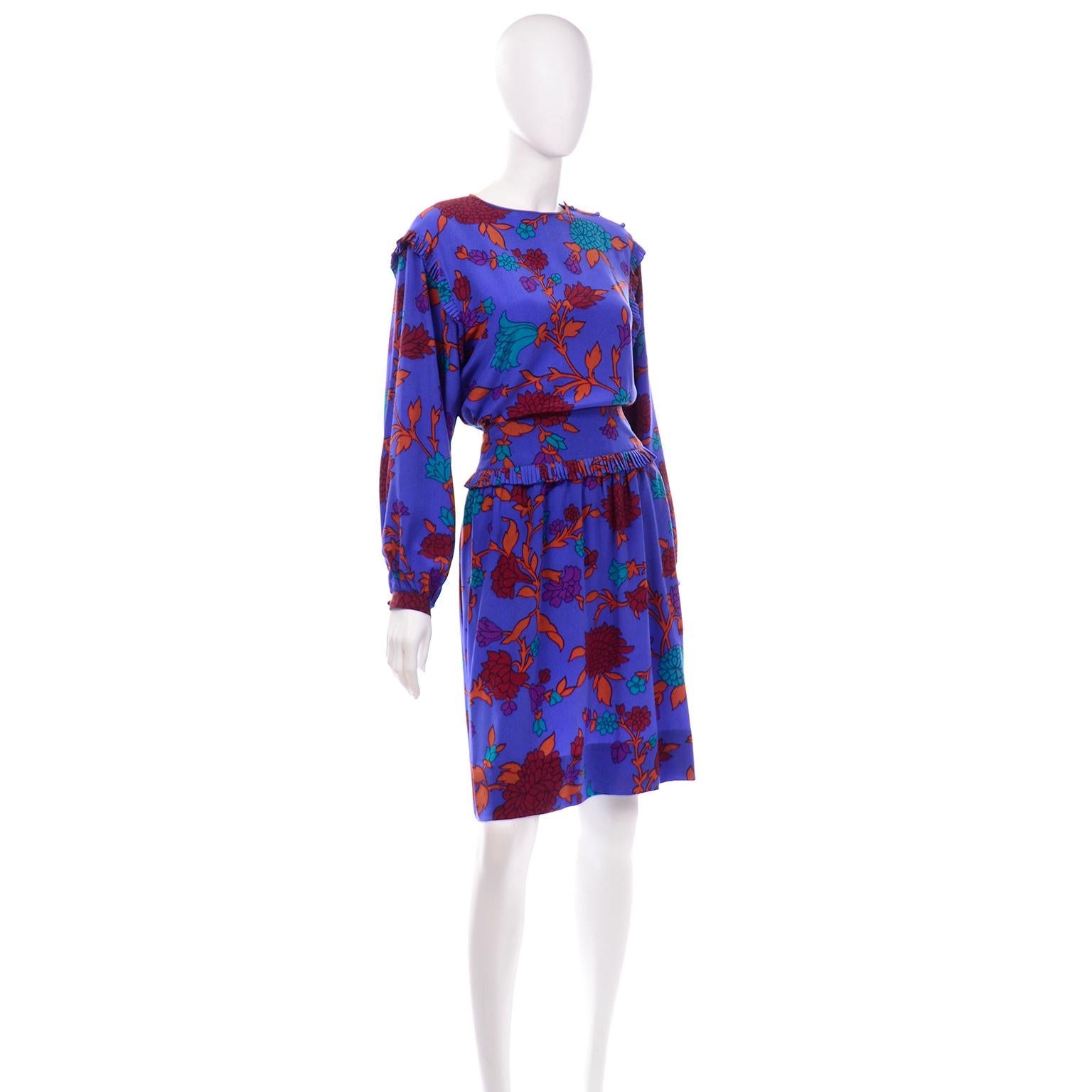Violet Albert Nipon - Robe 2 pièces vintage en soie à imprimé floral bleu, orange et rouge en vente