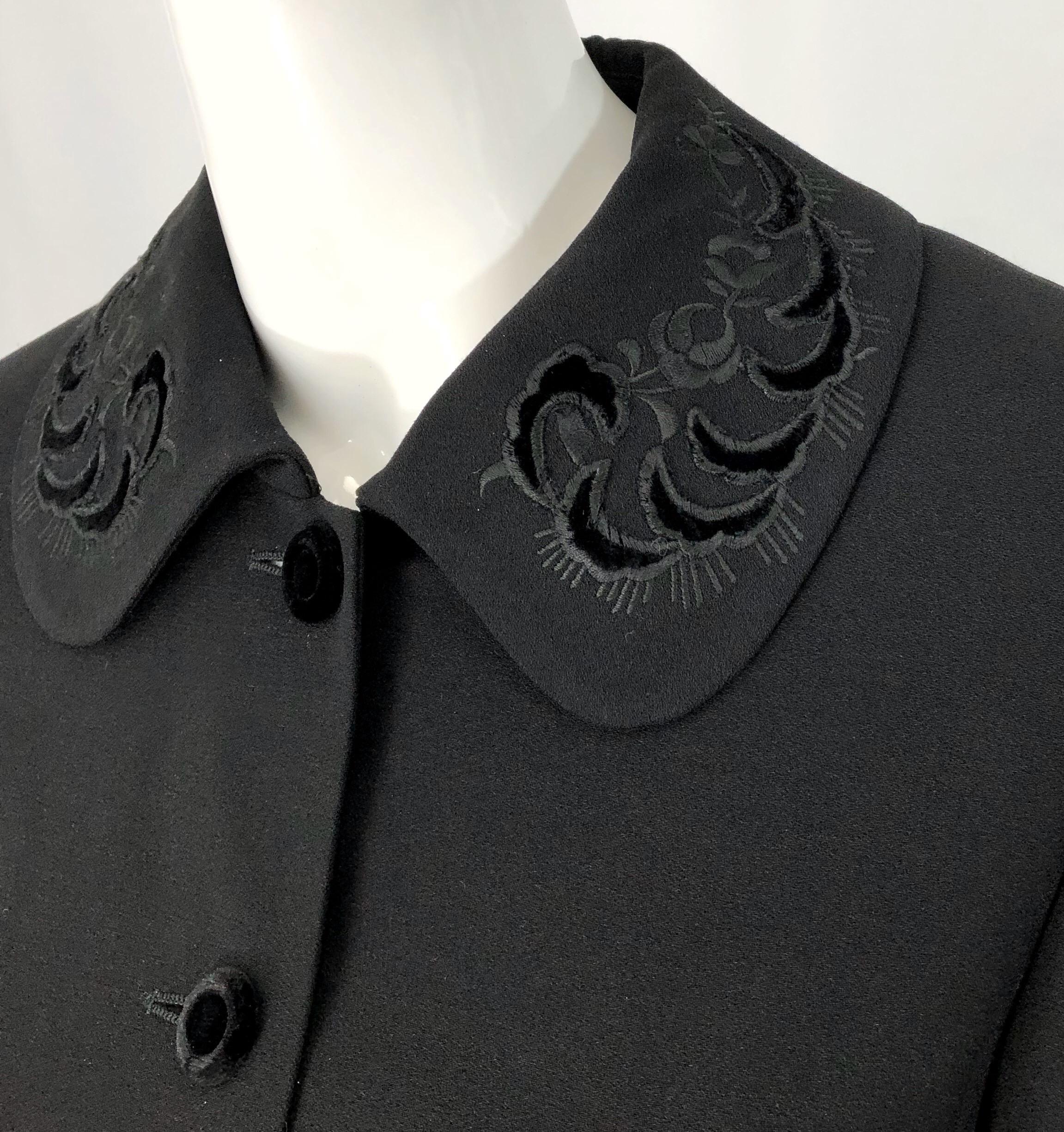 Vintage Alberta Ferretti Talla 10 Negro Bordado Años 90 90 Chaqueta Larga en Excelente estado para la venta en San Diego, CA