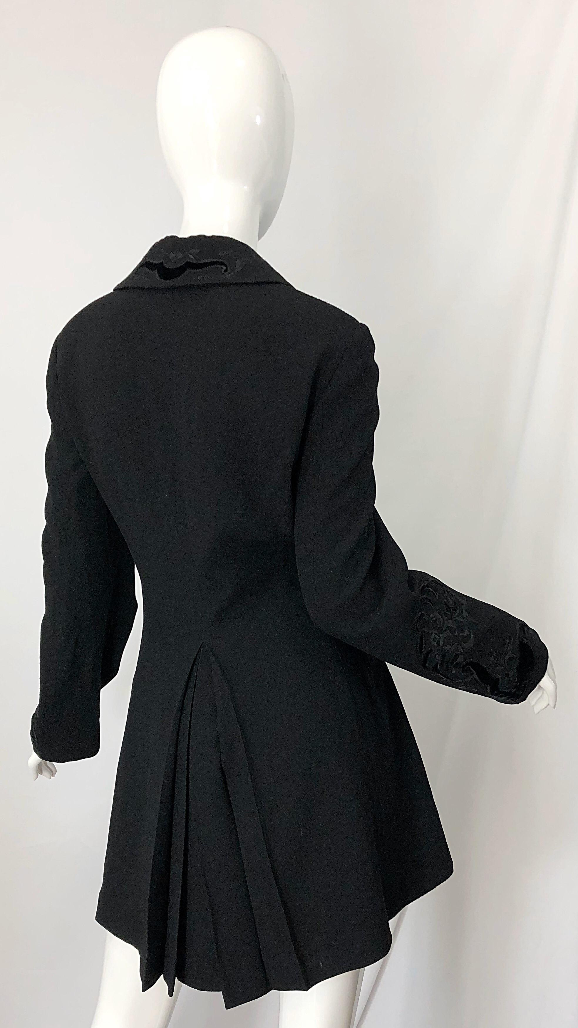 Vintage Alberta Ferretti Size 10 Black Embroidered 1990s 90s Long Jacket In Excellent Condition For Sale In San Diego, CA